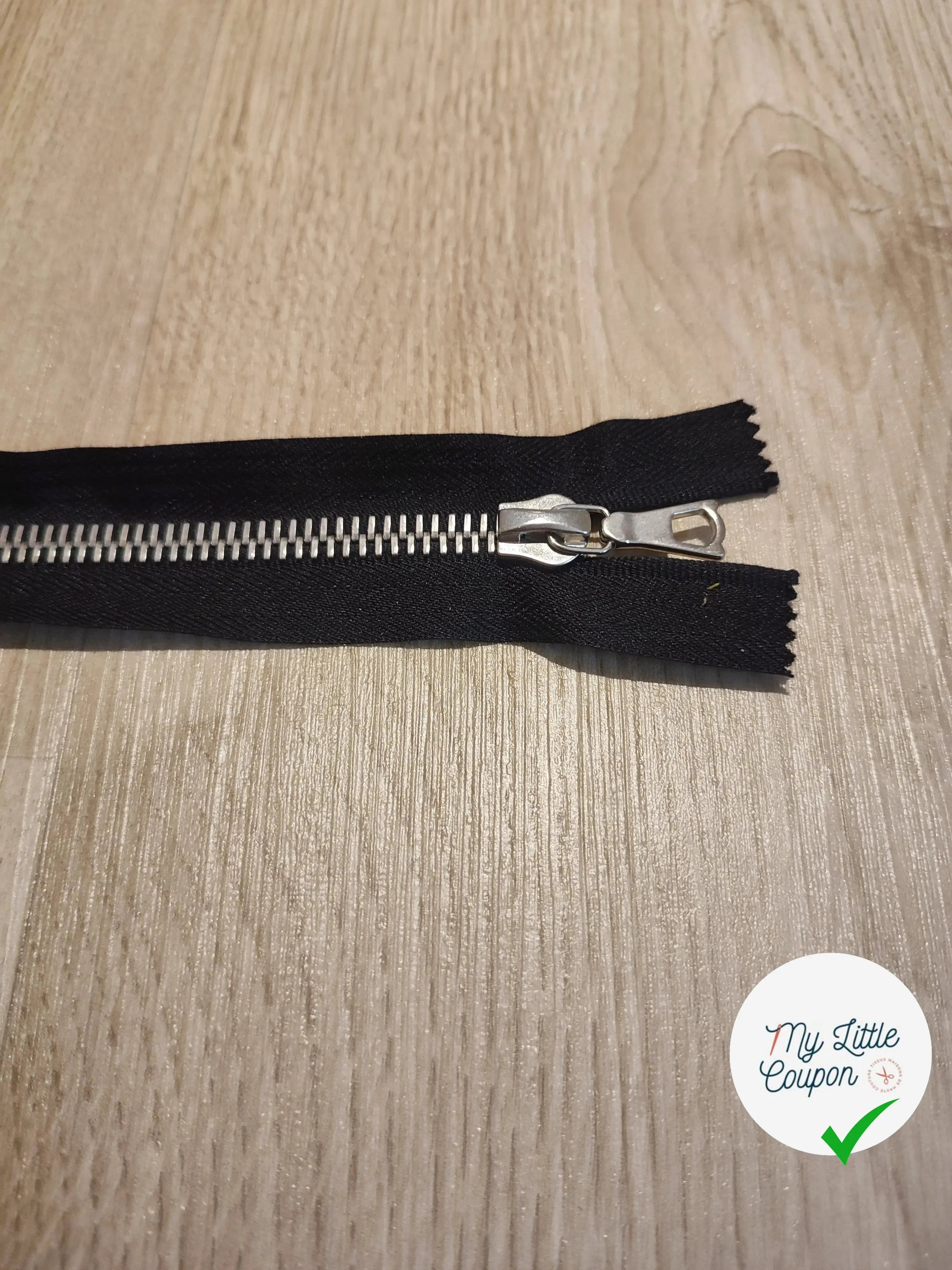 FERMETURE RIRI METAL SEPARABLE 40CM NOIR M8 - My Little Coupon