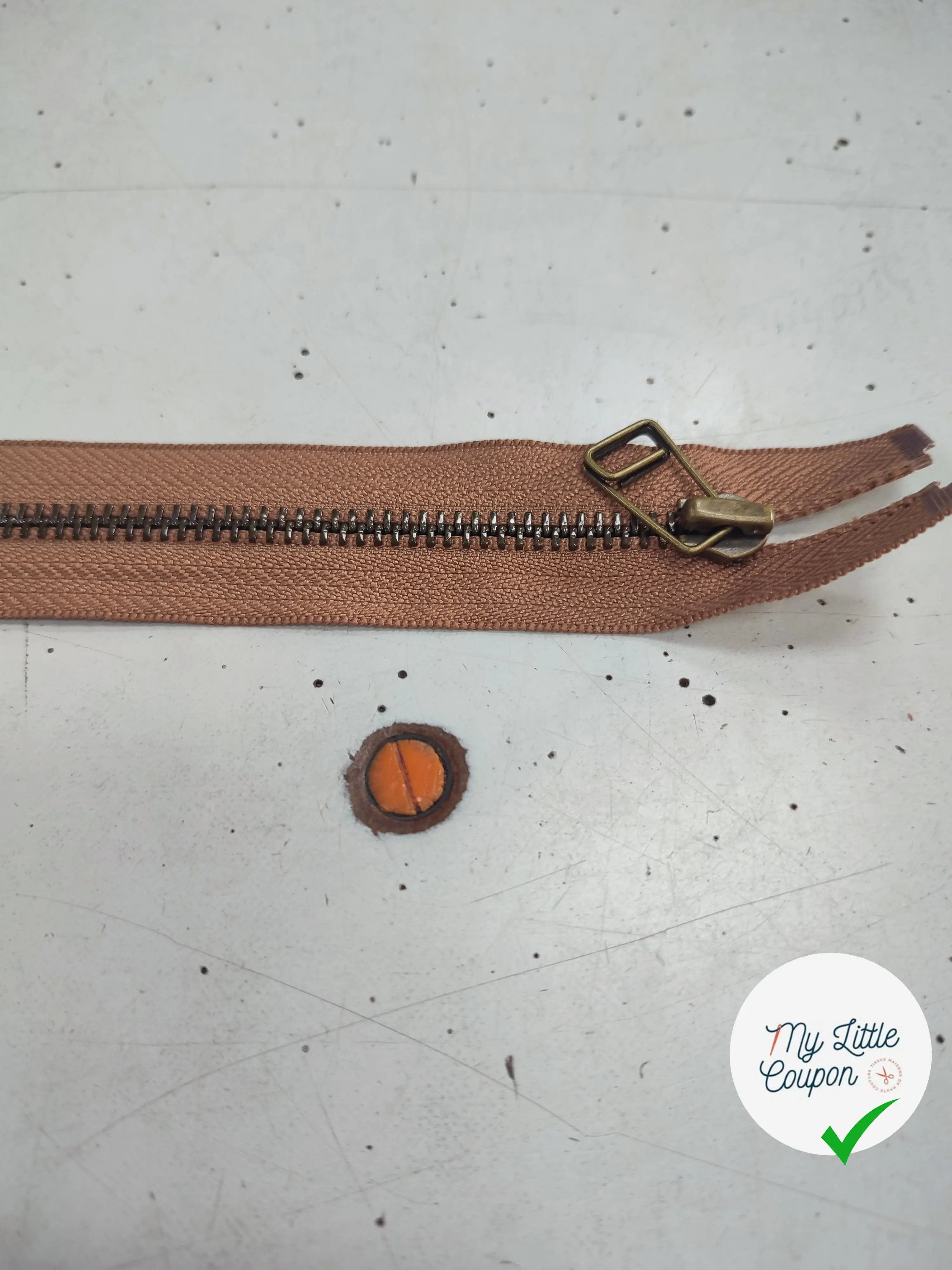 FERMETURE RIRI METAL SÉPARABLE 80CM MARRON CAPPUCCINO - My Little Coupon