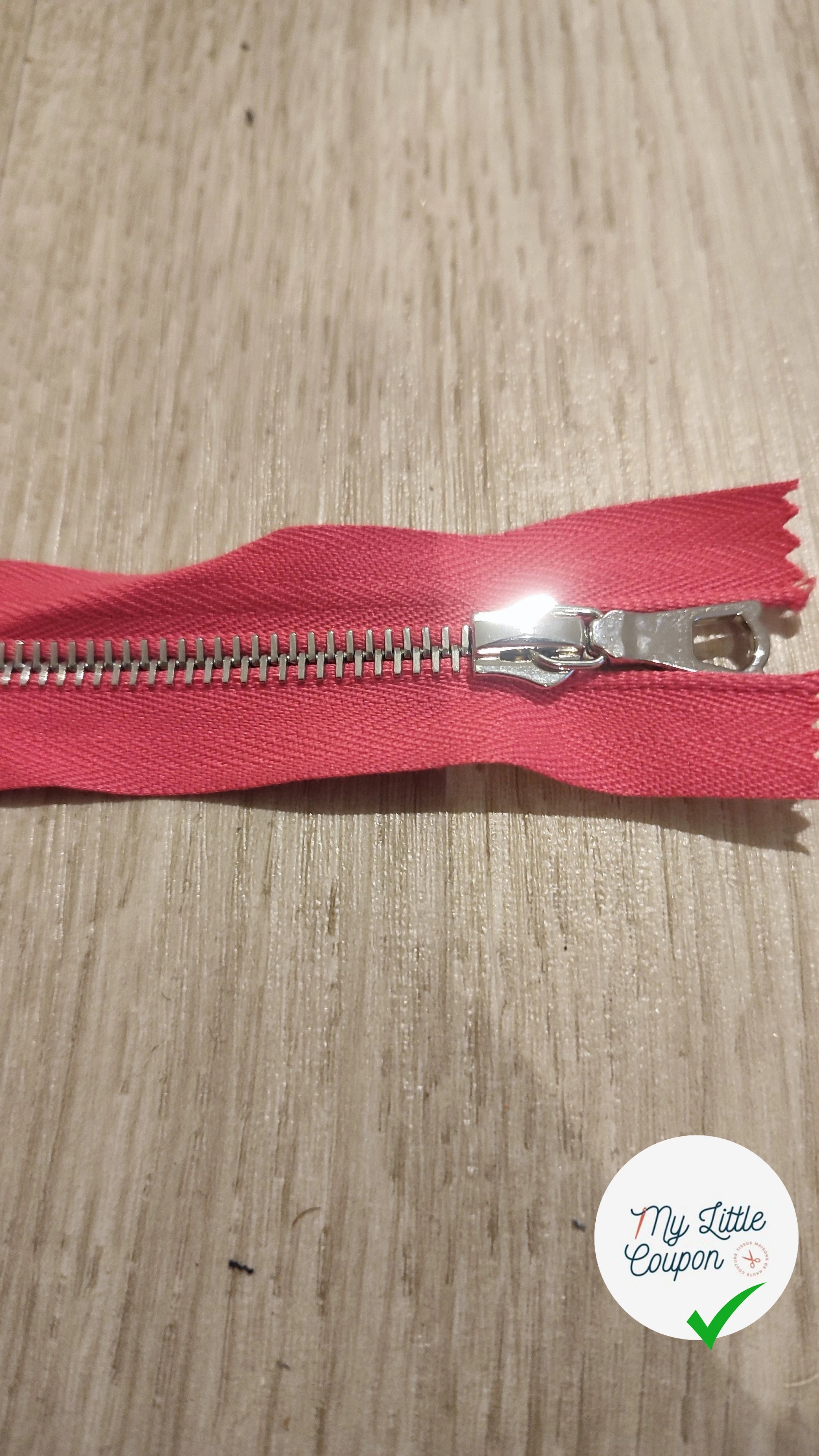 FERMETURE RIRI METAL SÉPARABLE 80CM ROSE FUSHIA M6 - My Little Coupon