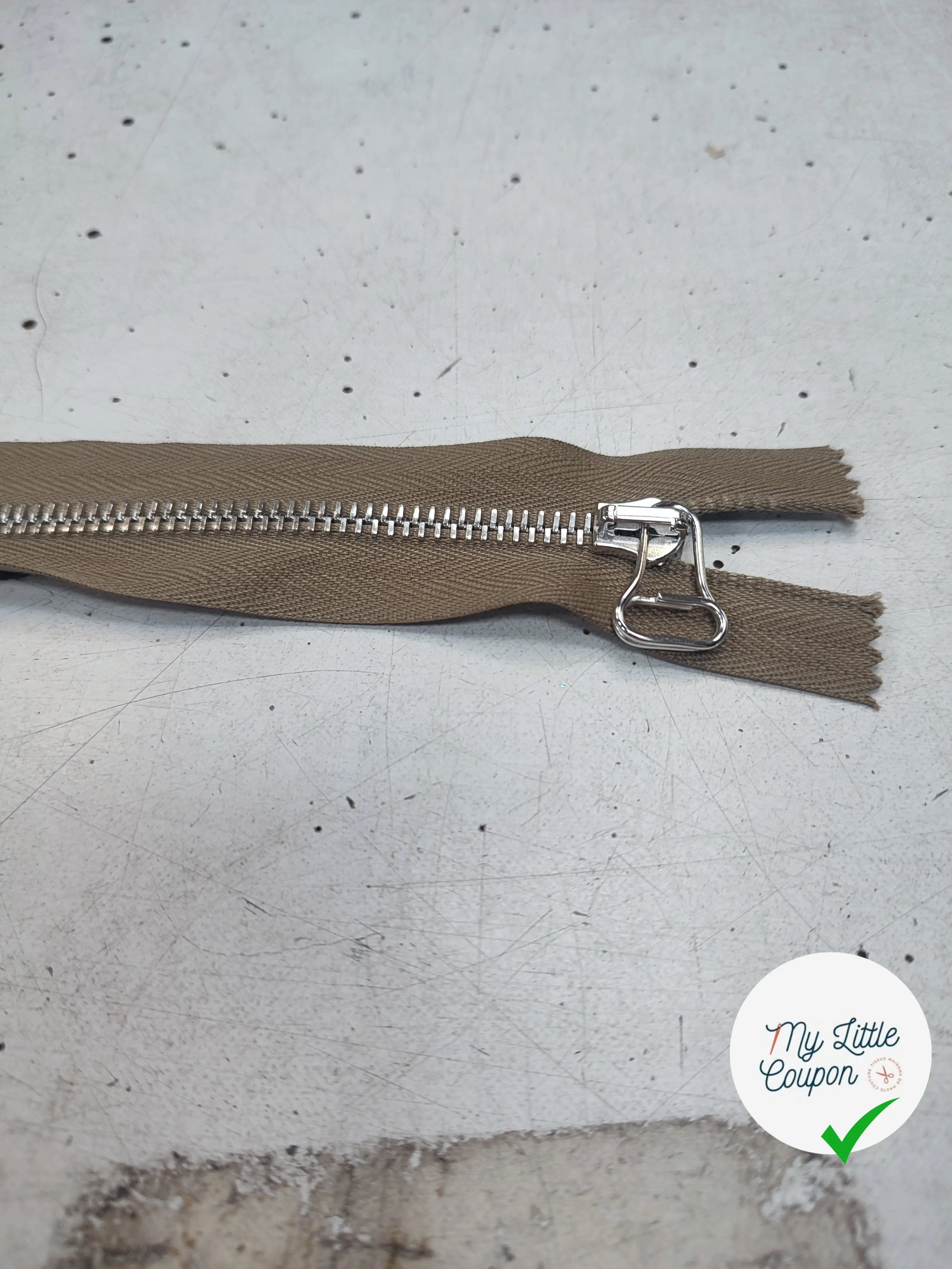 FERMETURE RIRI METAL SÉPARABLE 80CM VERT KAKI CLAIR M6 - My Little Coupon