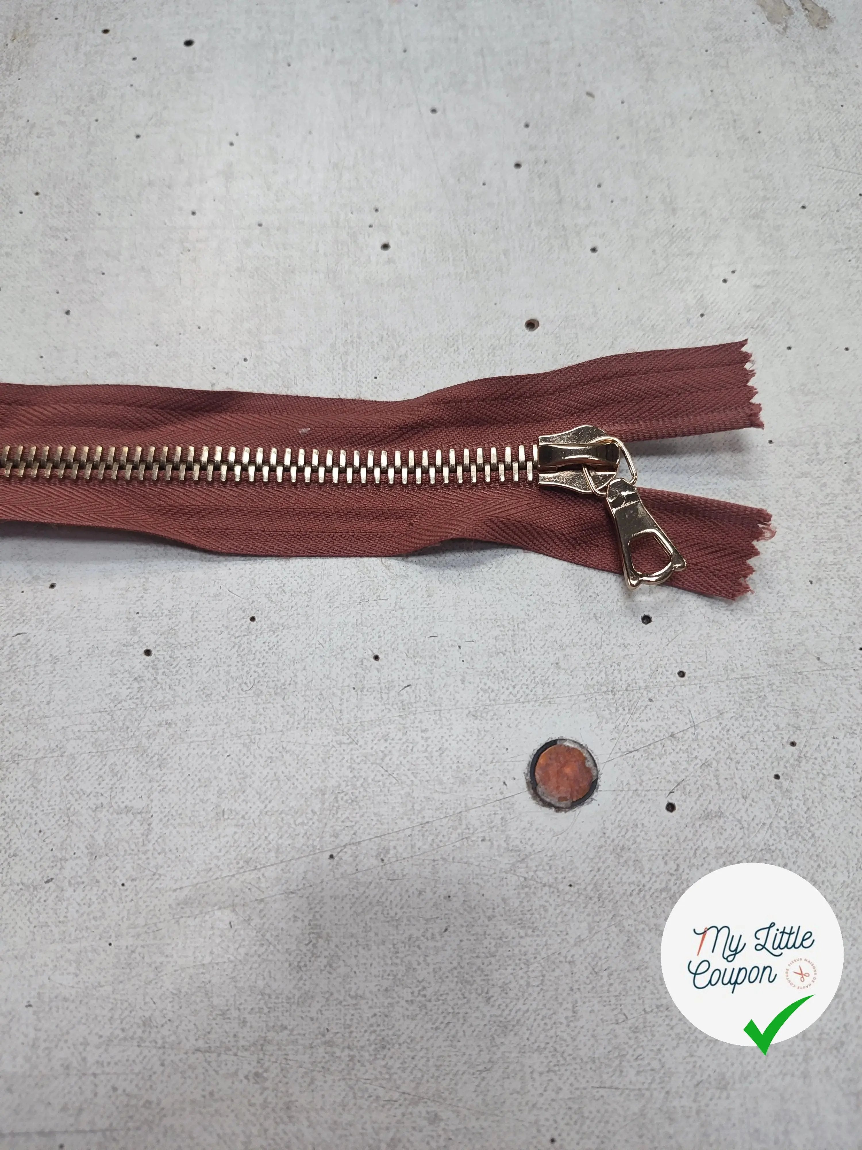 FERMETURE RIRI METAL NON SÉPARABLE 20CM MARRON BORDEAUX M8 - My Little Coupon