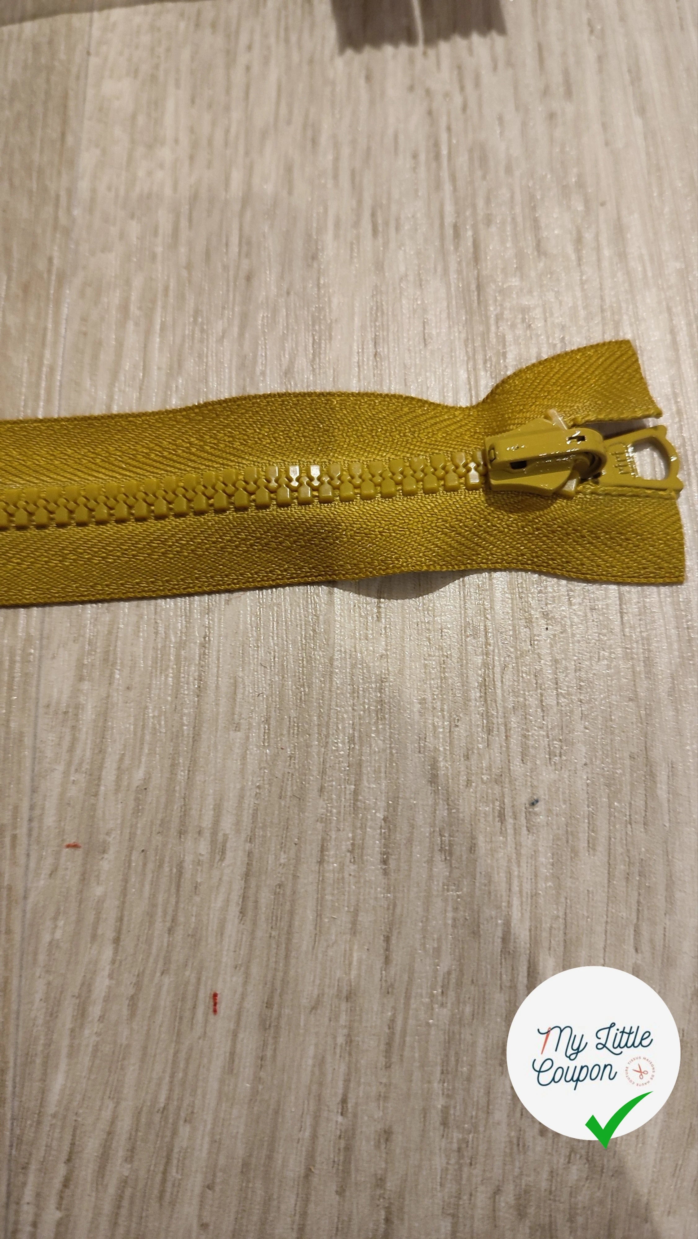 FERMETURE RIRI PLASTIQUE NON SÉPARABLE RÉVERSIBLE 50CM JAUNE MOUTARDE - My Little Coupon