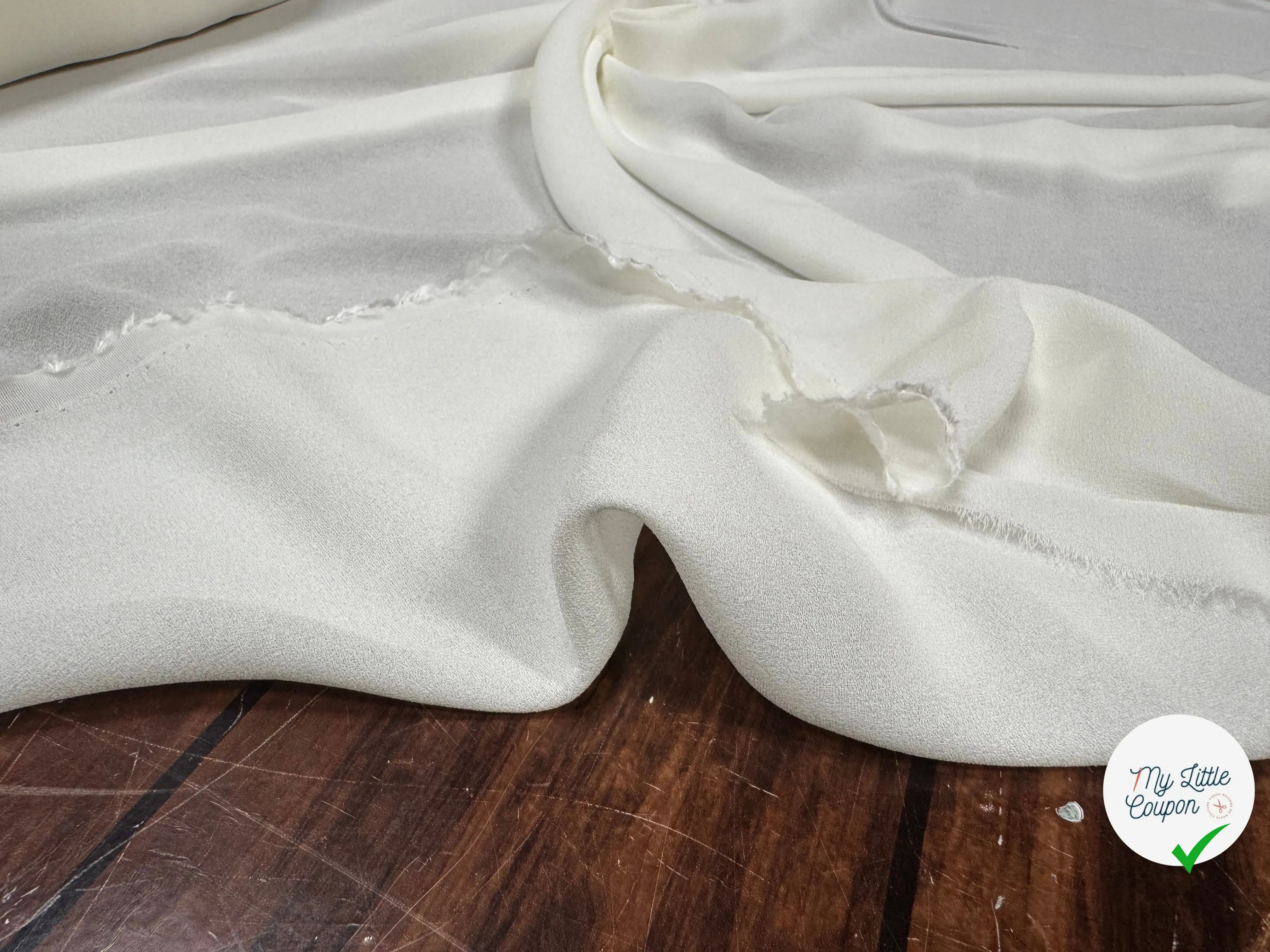 FINE SHEER CRÊPE 100 % VISCOSE , Pristine White - My Little Coupon