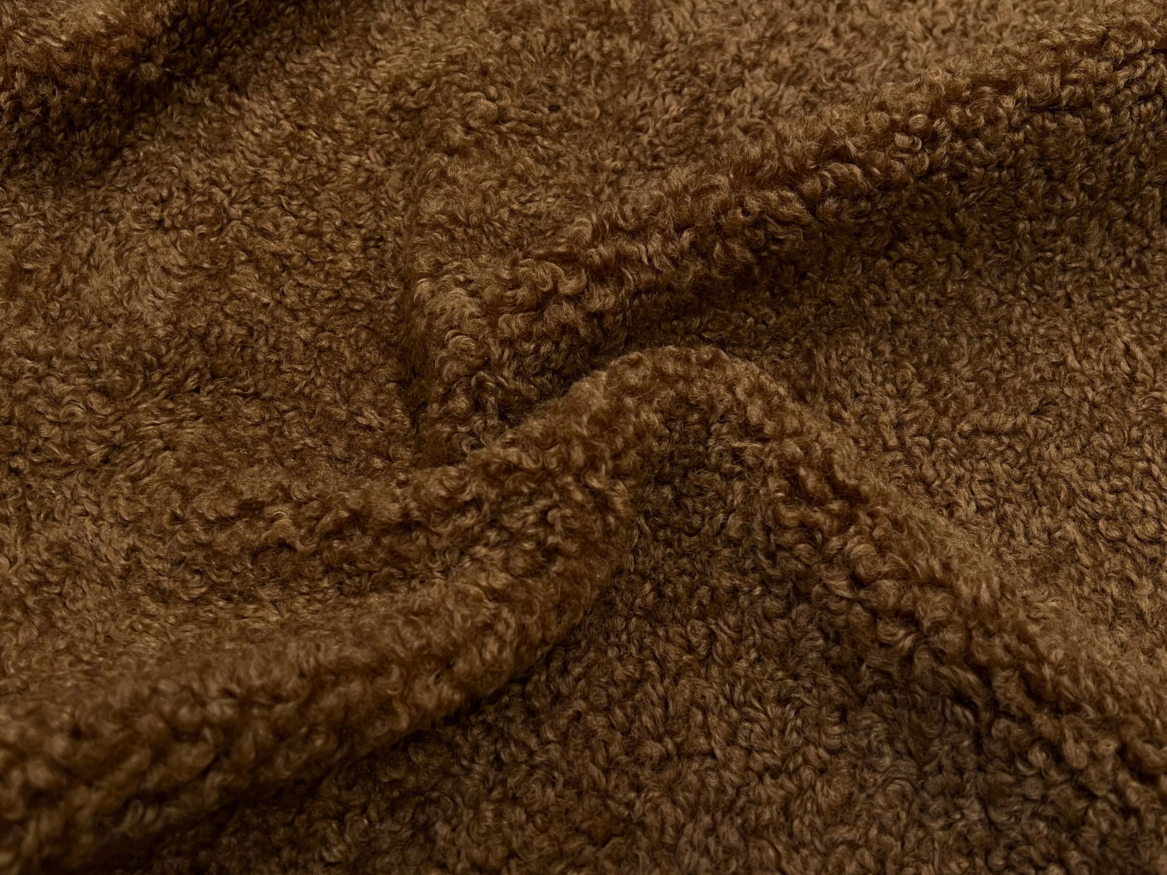 FOURRURE MOUTON MARRON FONCÉ 160CM - My Little Coupon