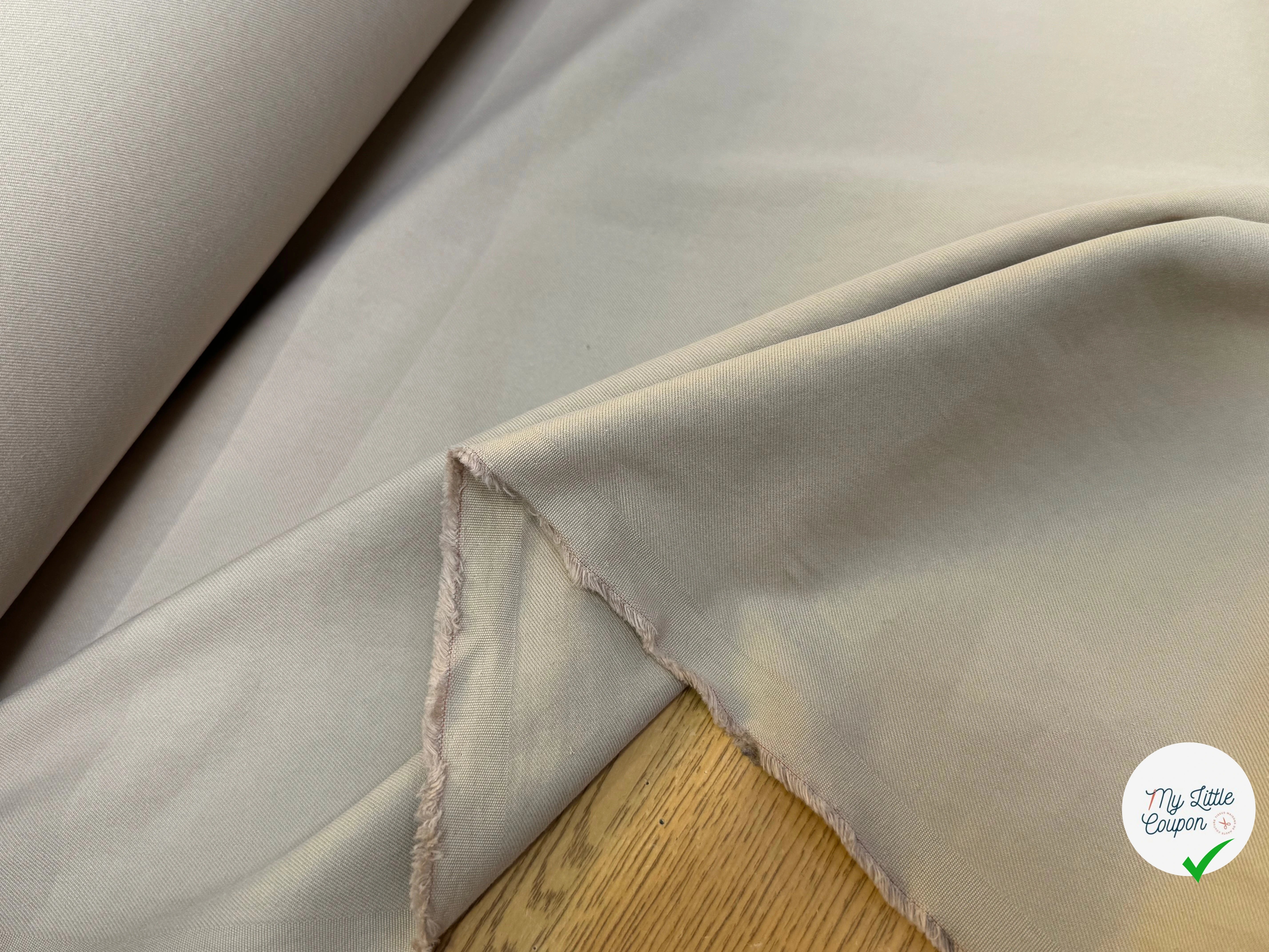 GABARDINE DE COTON BEAU TOUCHER LÉGÈREMENT STRIÉE BEIGE CREME - My Little Coupon