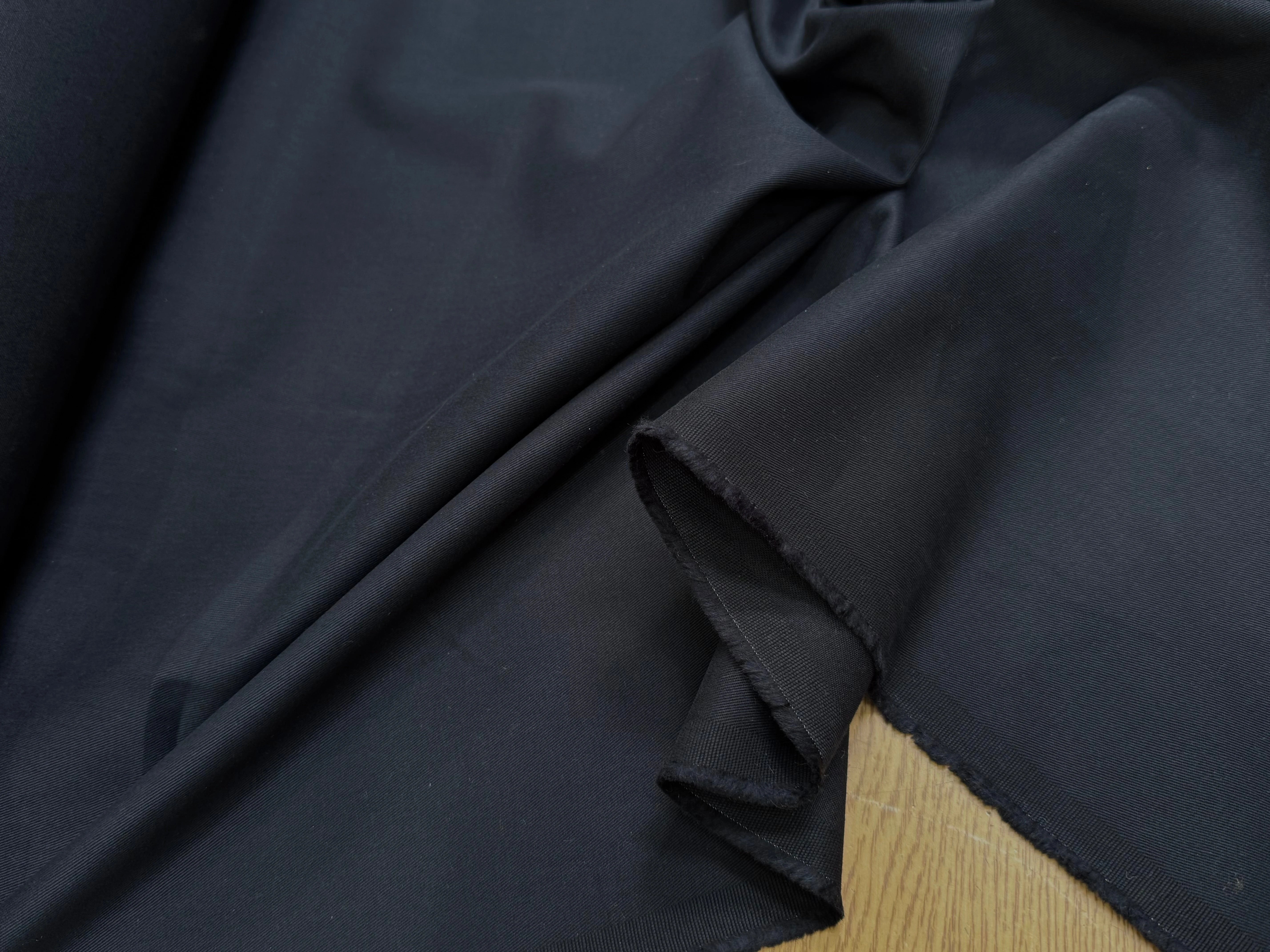 GABARDINE DE COTON FINEMENT SERGÉE GRATTÉ NAVY - My Little Coupon