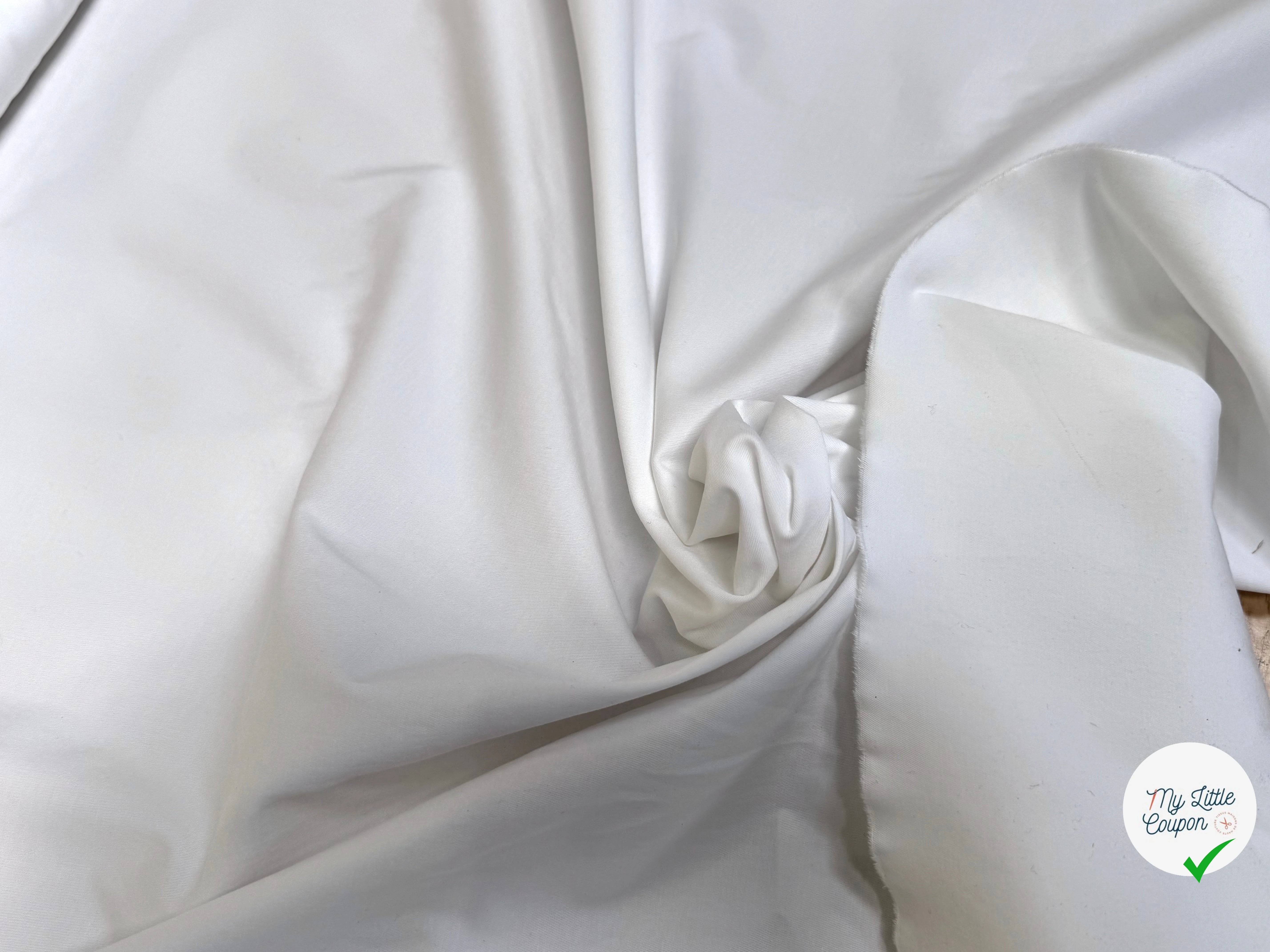 GABARDINE DE COTON FINEMENT SERGÉE STRETCH BLANC FINESSE - My Little Coupon