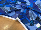 GABARDINE FINE DE COTON STRETCH IMPRIMÉ ABSTRAIT GÉOMÉTRIQUE BLEU ARTEMIDE ARCHI - My Little Coupon
