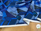 GABARDINE FINE DE COTON STRETCH IMPRIMÉ ABSTRAIT GÉOMÉTRIQUE BLEU ARTEMIDE ARCHI - My Little Coupon