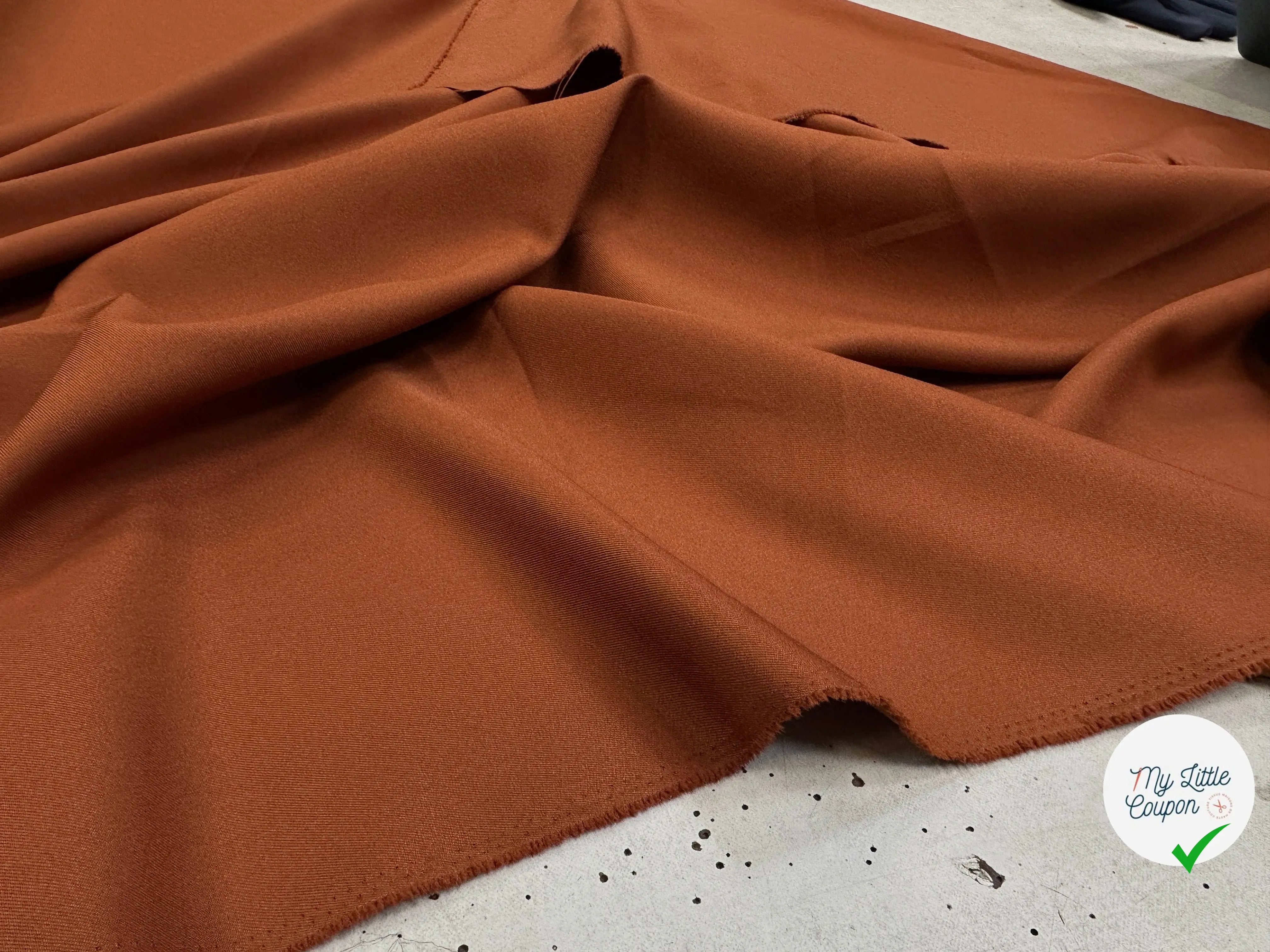 GABARDINE FLUIDE MARRON ROUX QUALITÉ COUTURE - My Little Coupon