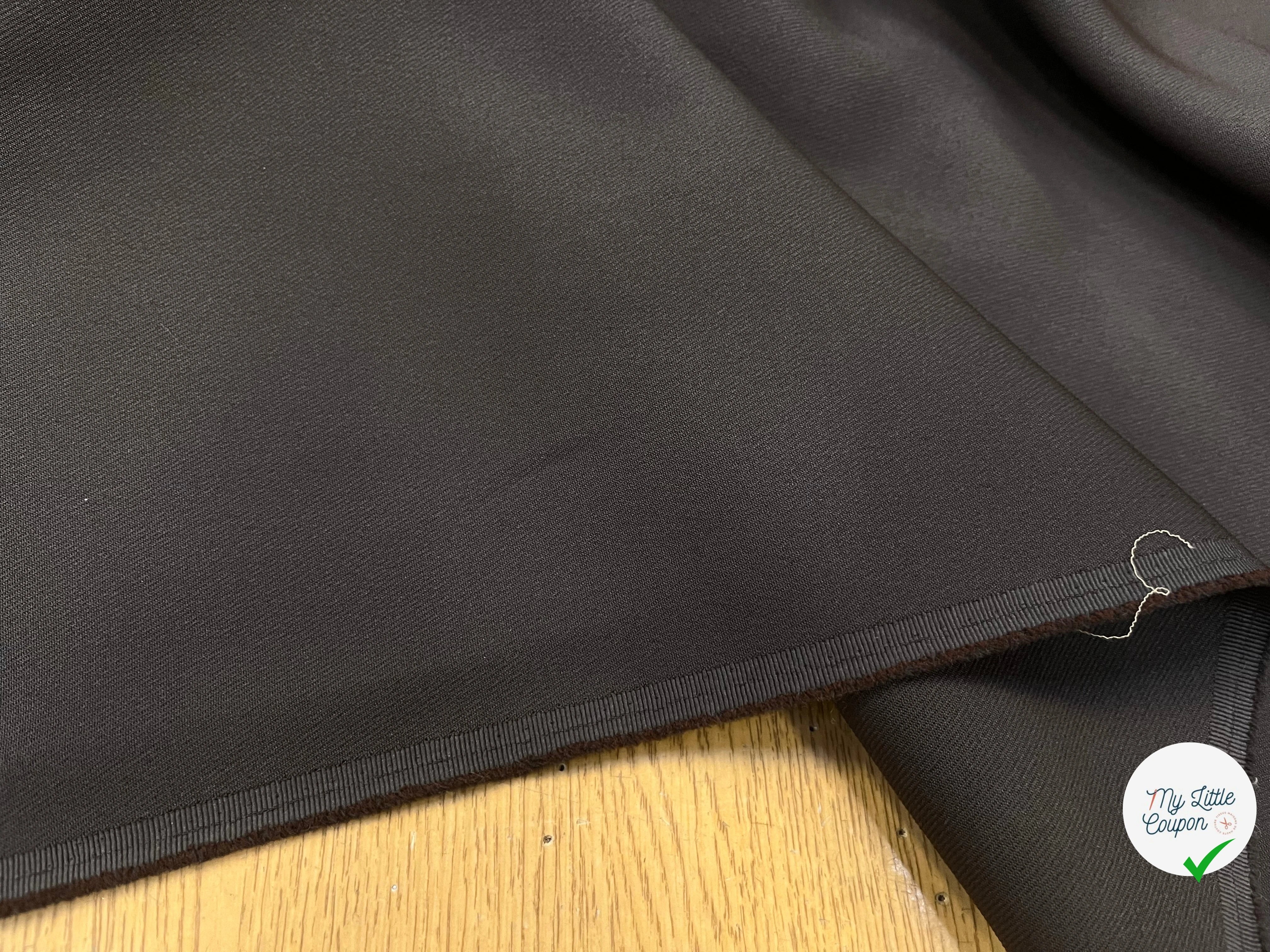 GABARDINE LEGÈREMENT STRIÉE SOUPLE POLYESTER CHOCOLAT FONCÉ 130CM - My Little Coupon