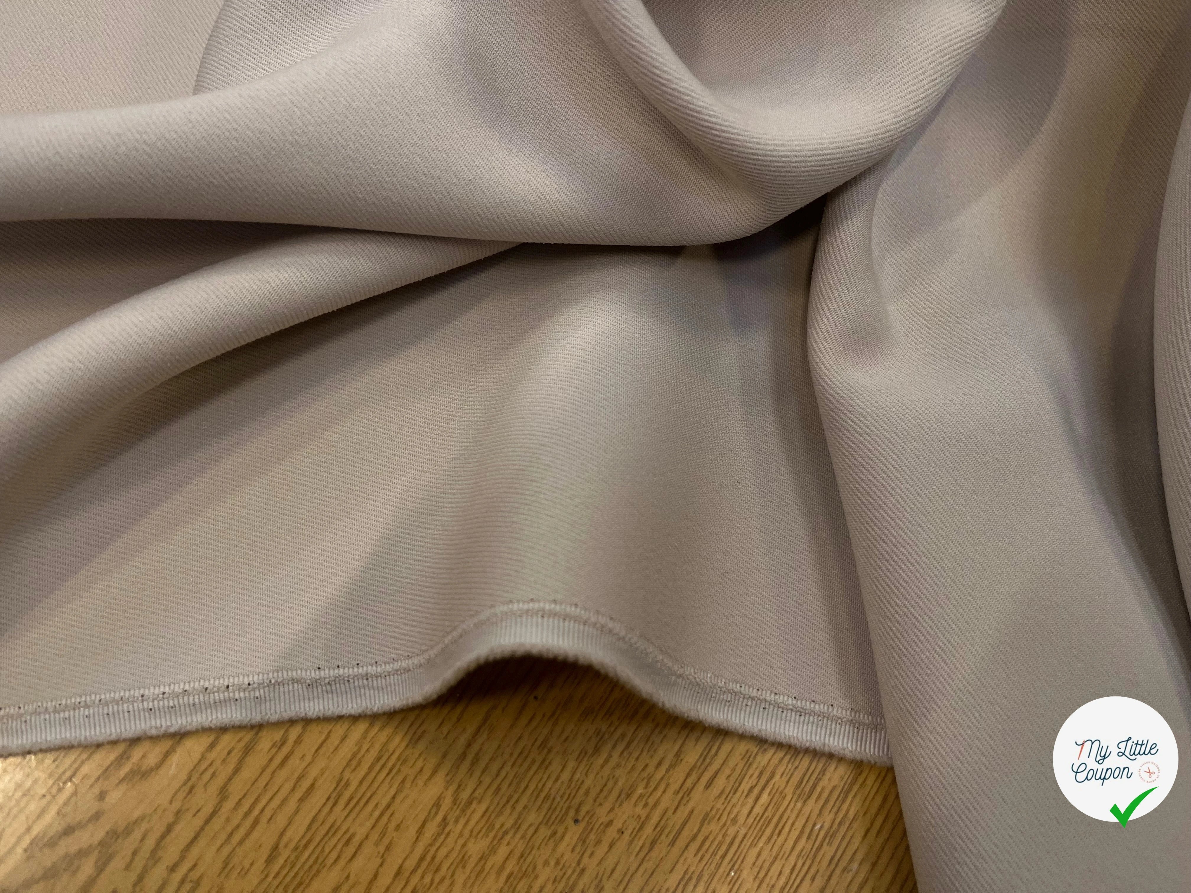 GABARDINE LEGÈREMENT STRIÉE SOUPLE POLYESTER LIGHT SAND 130CM - My Little Coupon