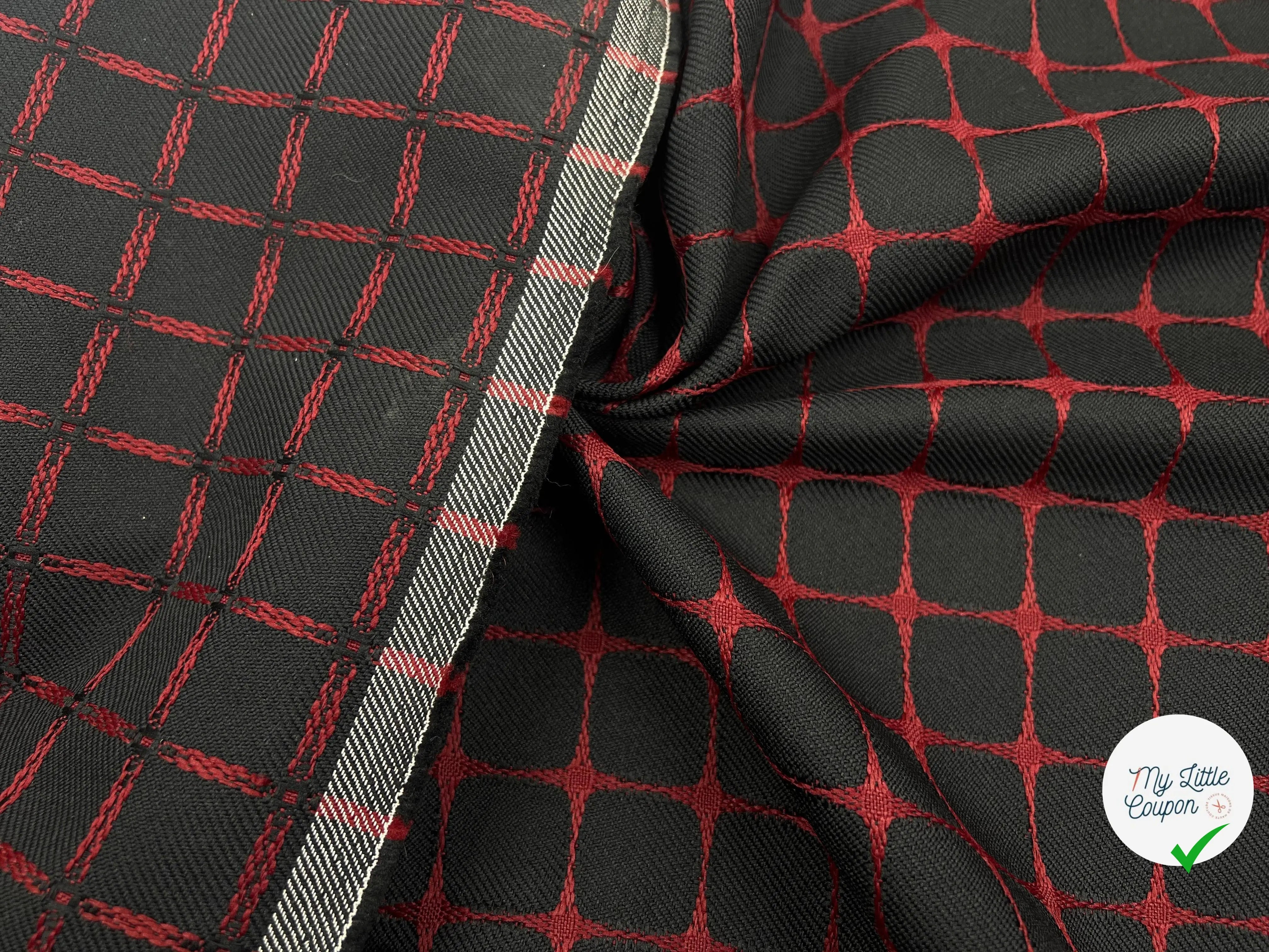 GABARDINE NOIRE CARREAUX ROUGE TISSÉS - My Little Coupon - tissu - coudre
