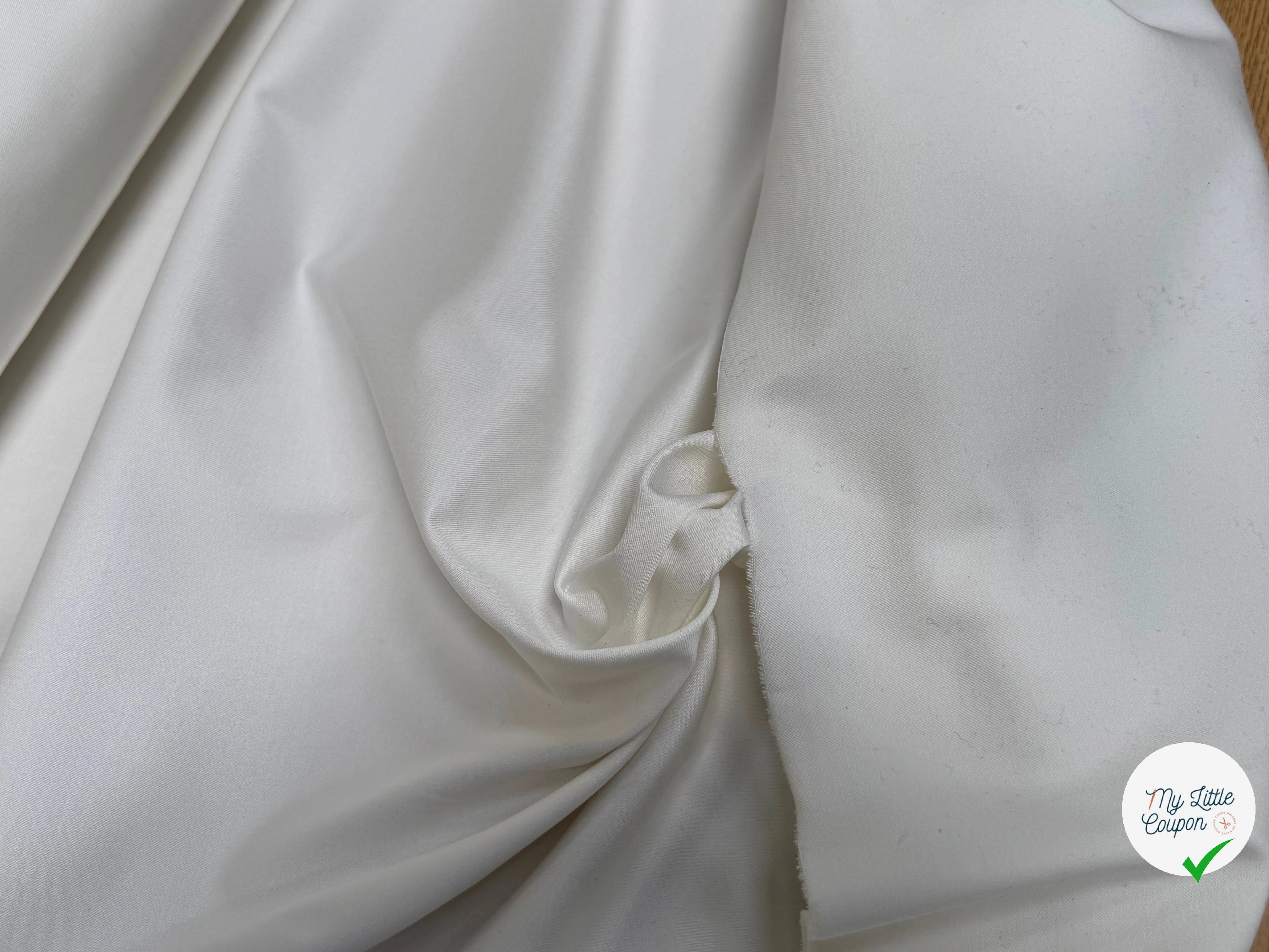 GABARDINE SATINÉE DE COTON TENUE SUBLIME TRÈS FINEMENT SERGÉE BLANC CASSÉ - My Little Coupon
