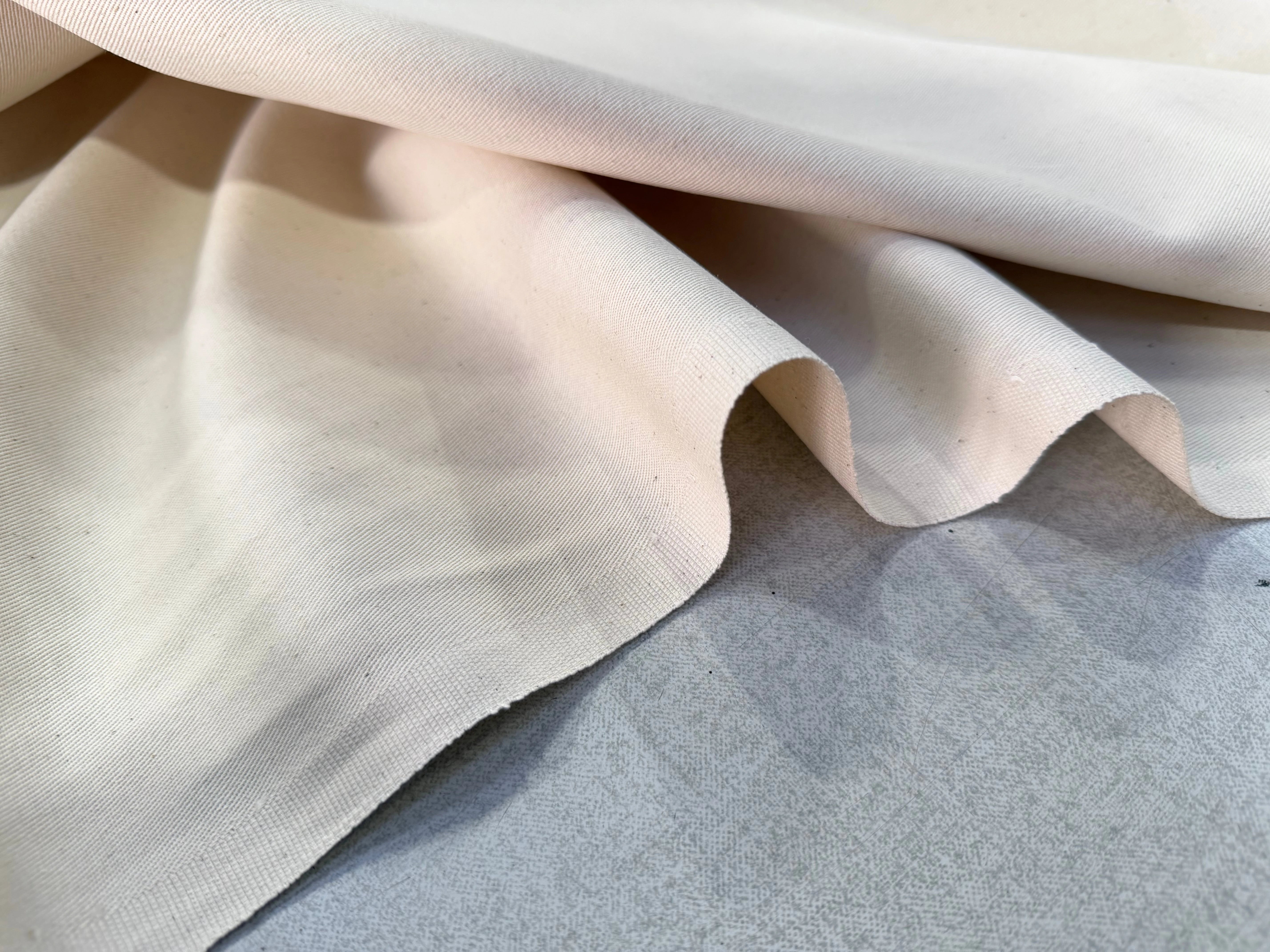 GABARDINE SERGÉE 100% COTON ECRU 801 150 CM - My Little Coupon