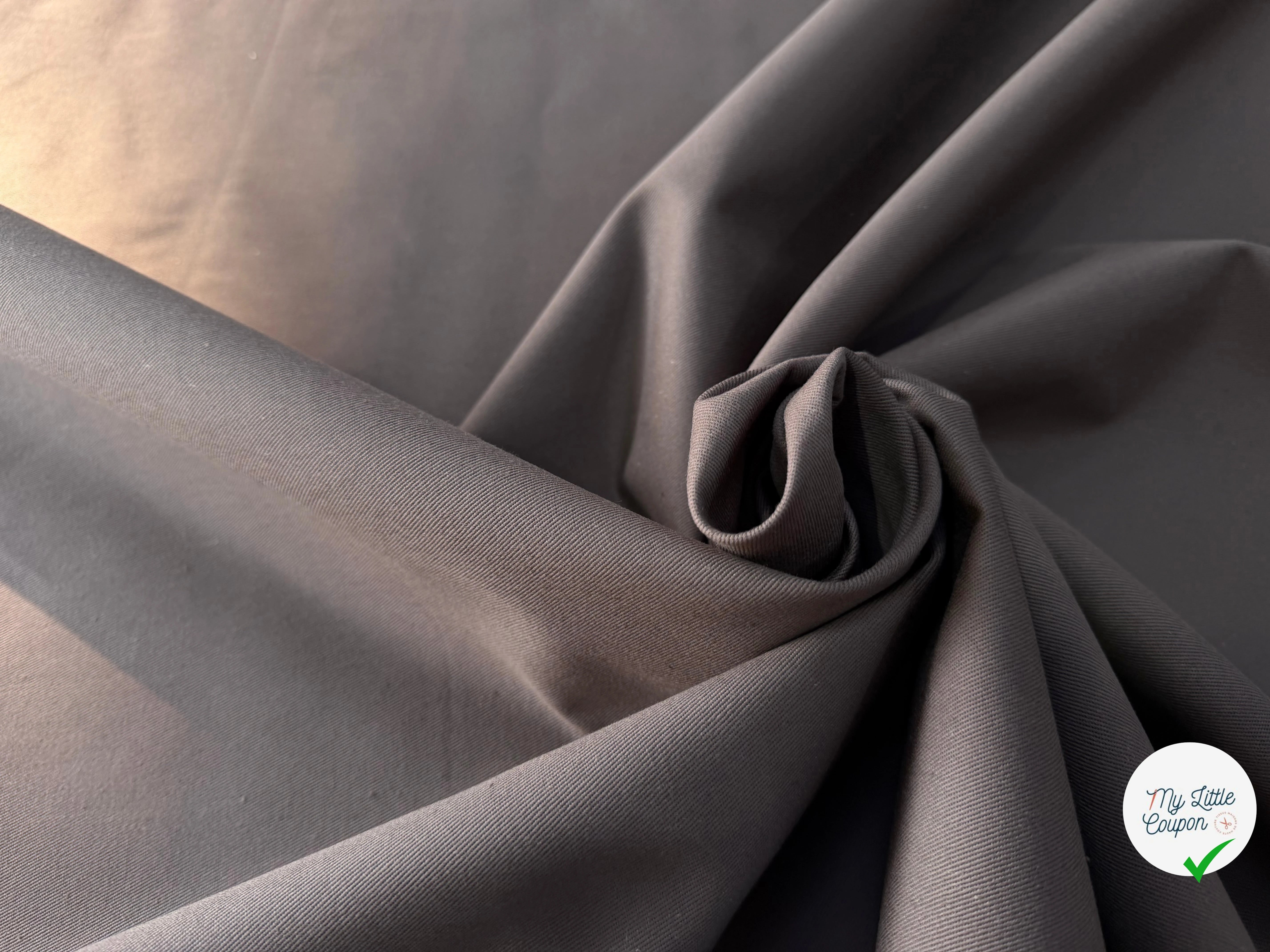 GABARDINE SERGÉE 100% COTON GASOIL 840 150 CM - My Little Coupon