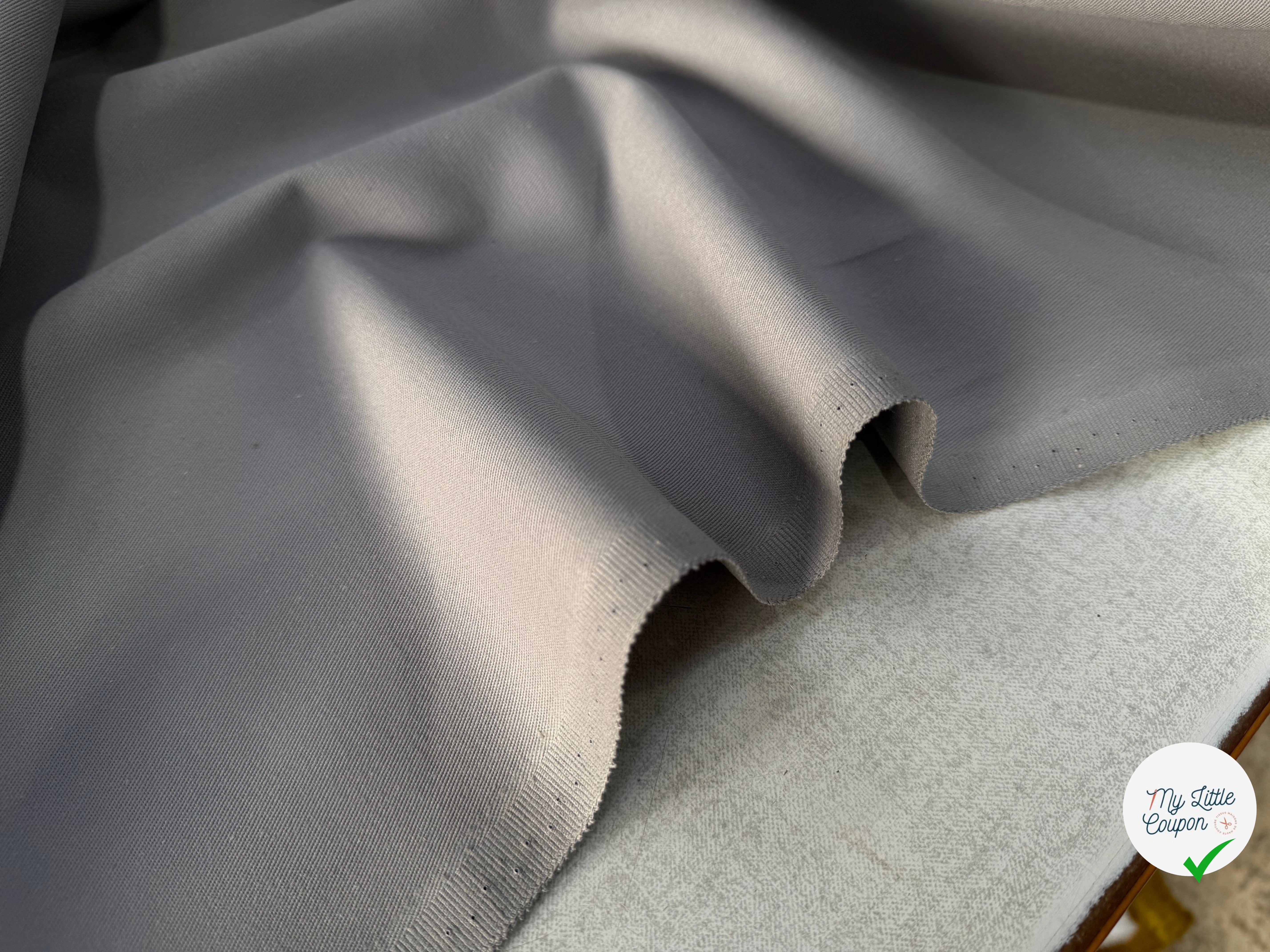 GABARDINE SERGÉE 100% COTON SOURIS 839 150 CM - My Little Coupon