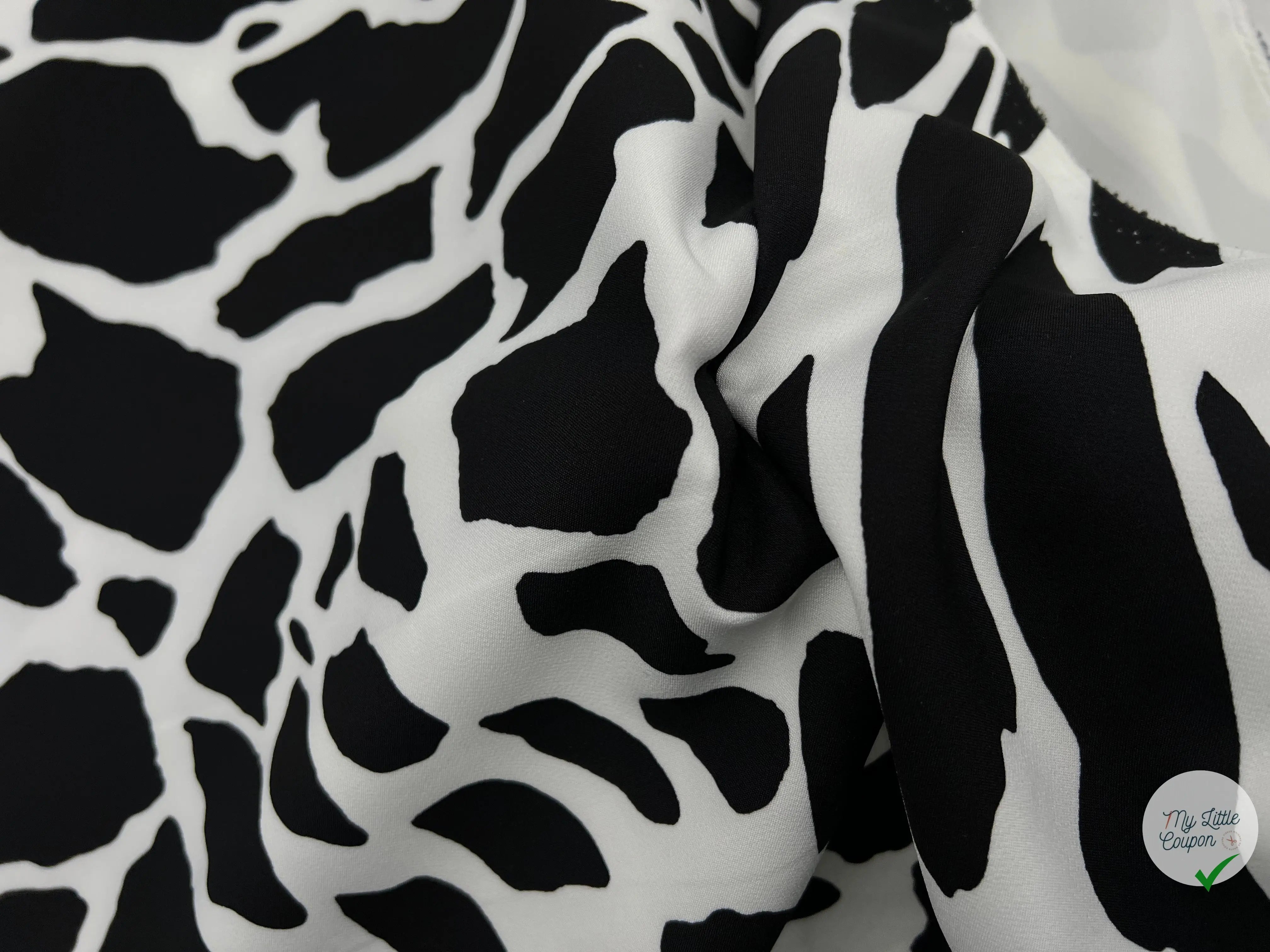 GABARDINE STRETCH QUALITÉ COUTURE IMPRIMÉ GIRAFE - My Little Coupon - tissu - coudre