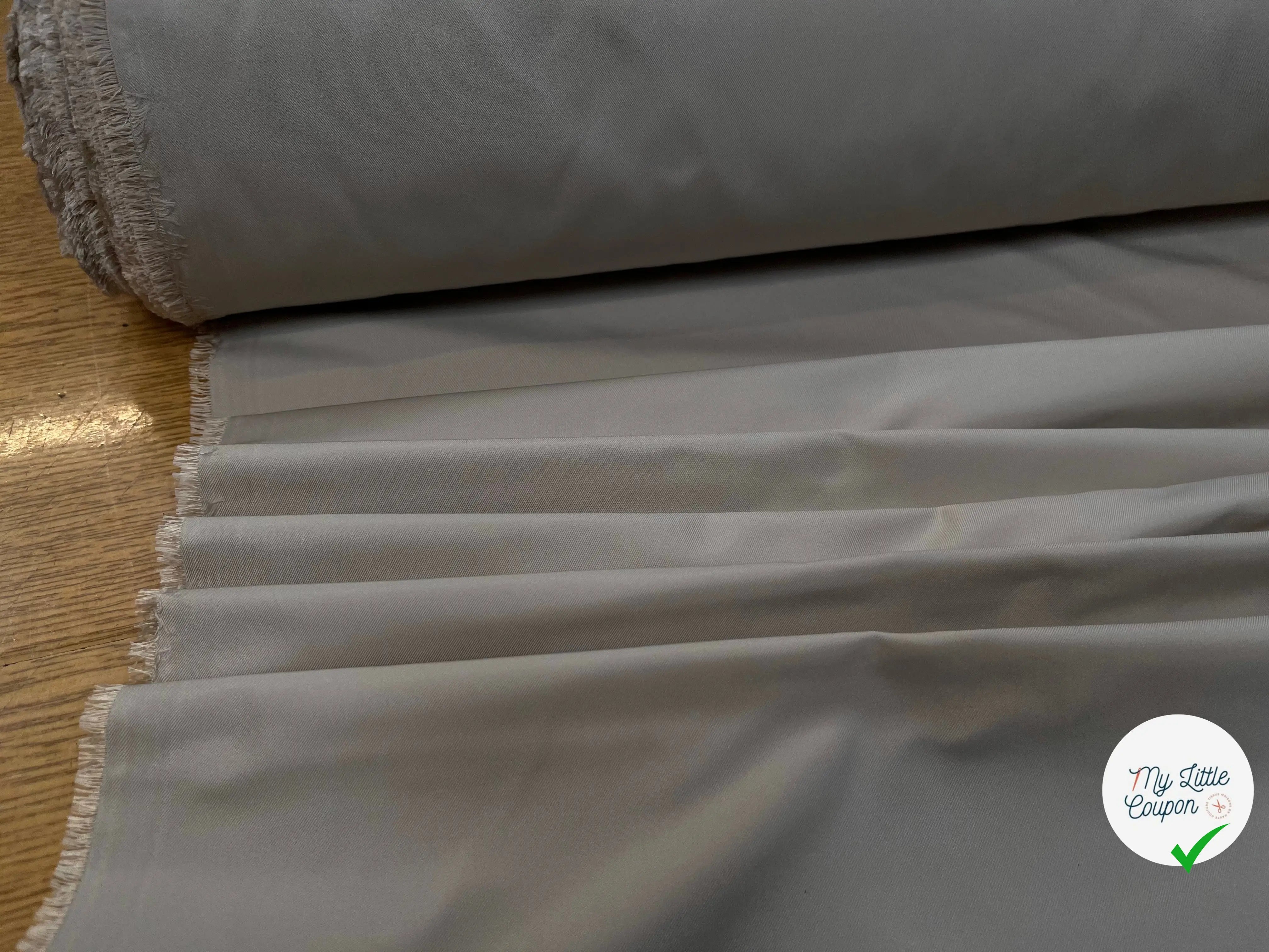 GABARDINE TECHNIQUE SOIE POLYAMIDE UNI BEIGE - My Little Coupon