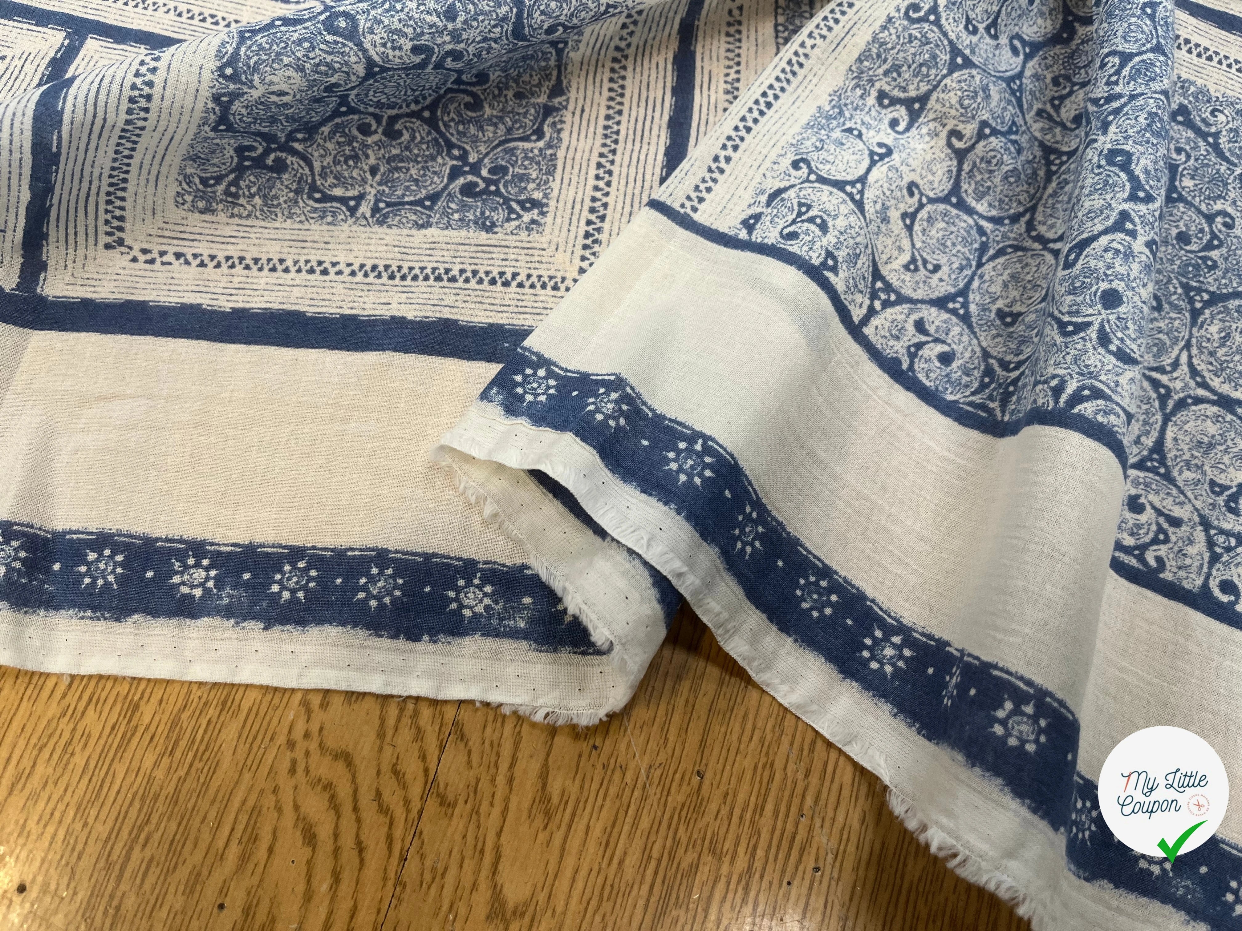 GAZE DE COTON MOTIF GÉOMETRIQUE ÉCRU BLEU CIEL - My Little Coupon