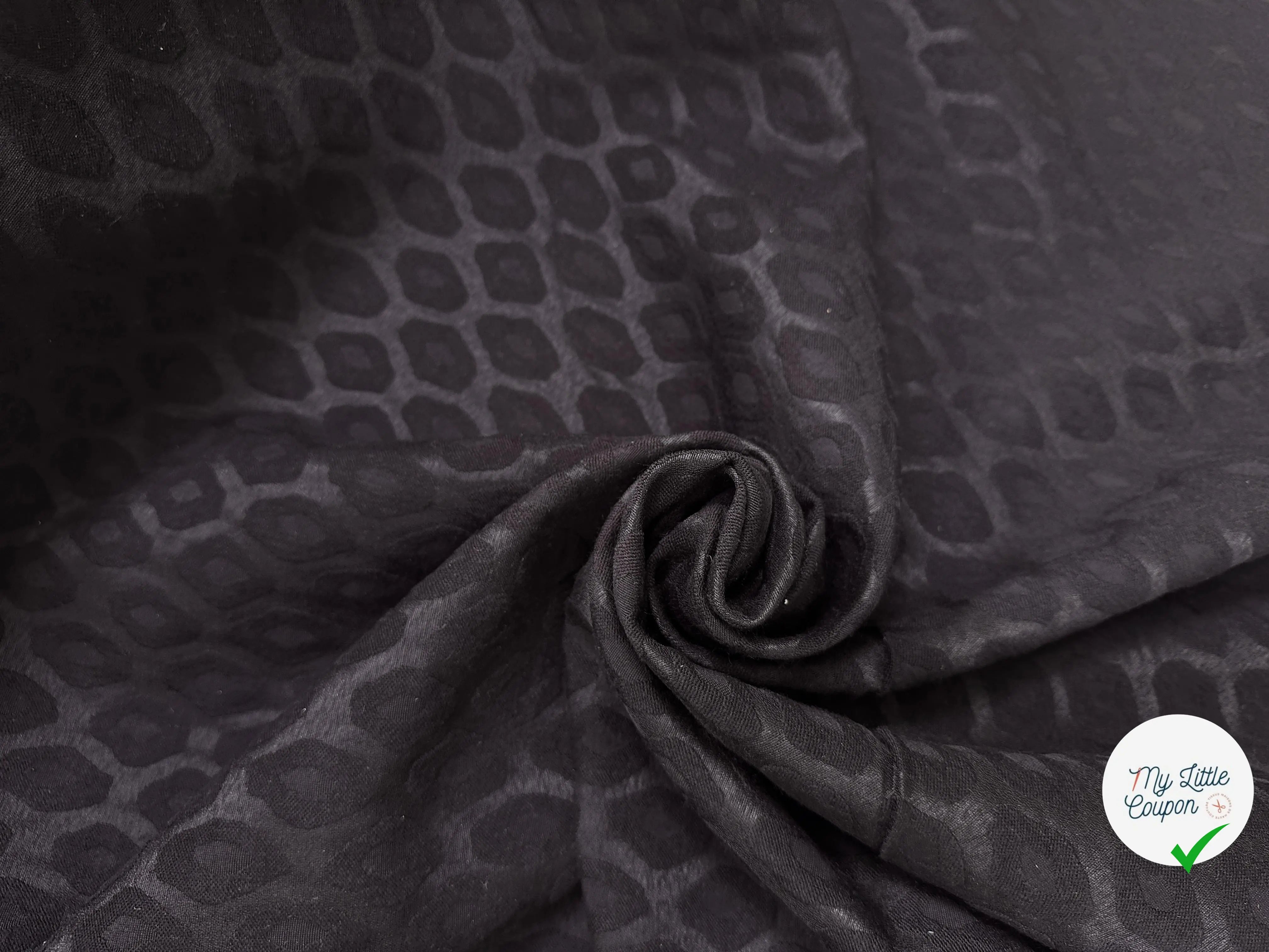 JACQUARD BLACK KISS KISS - My Little Coupon