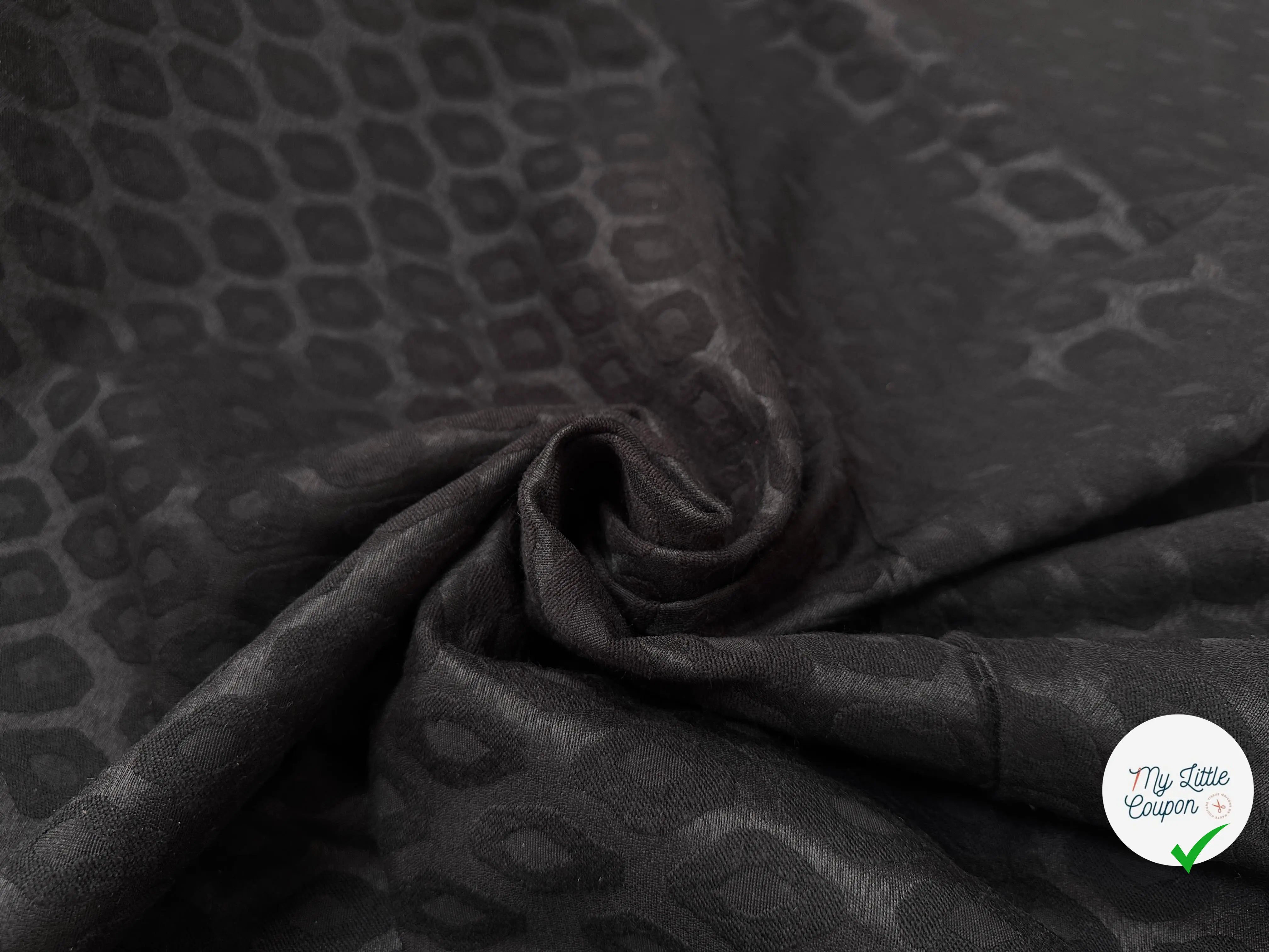 JACQUARD BLACK KISS KISS - My Little Coupon