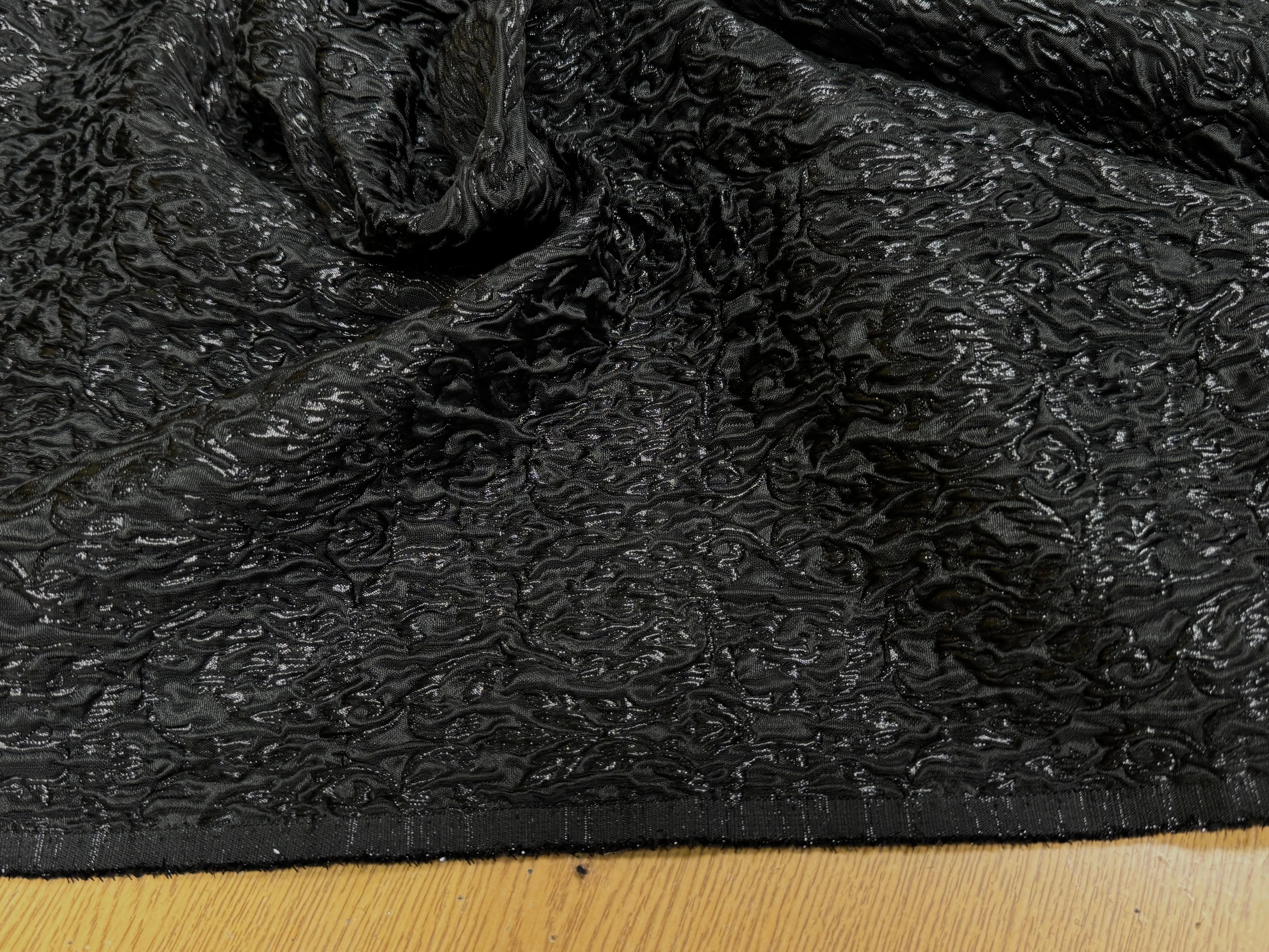 JACQUARD BROCART BLACK  44% VISCOSE - My Little Coupon