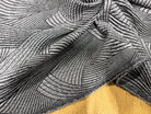JACQUARD CLOQUÉ MOTIF ABSTRAIT GRIS MARRON ET NOIR - My Little Coupon