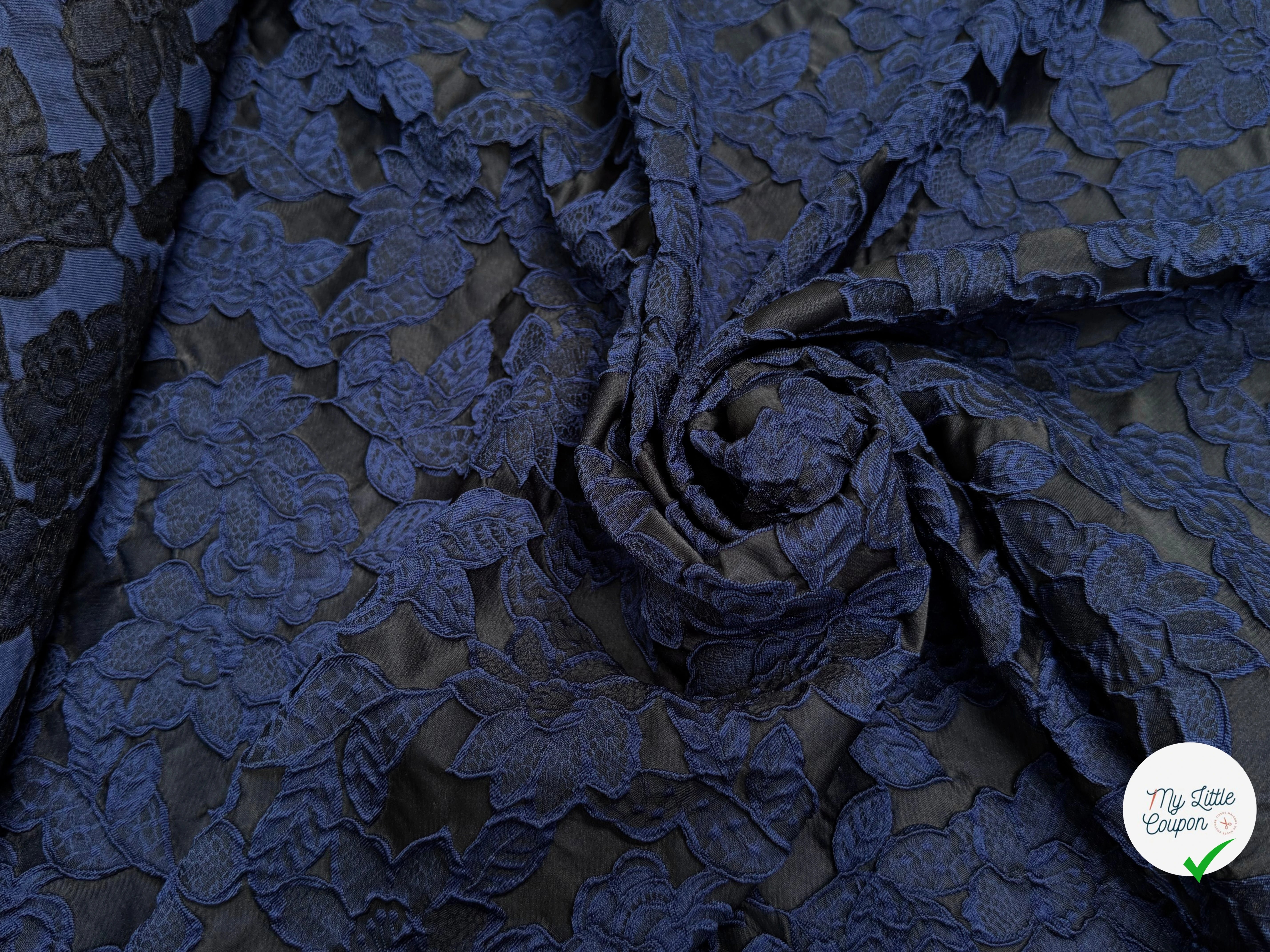 JACQUARD CLOQUÉ NIGHT BLUE MOTIF FLORAL - My Little Coupon