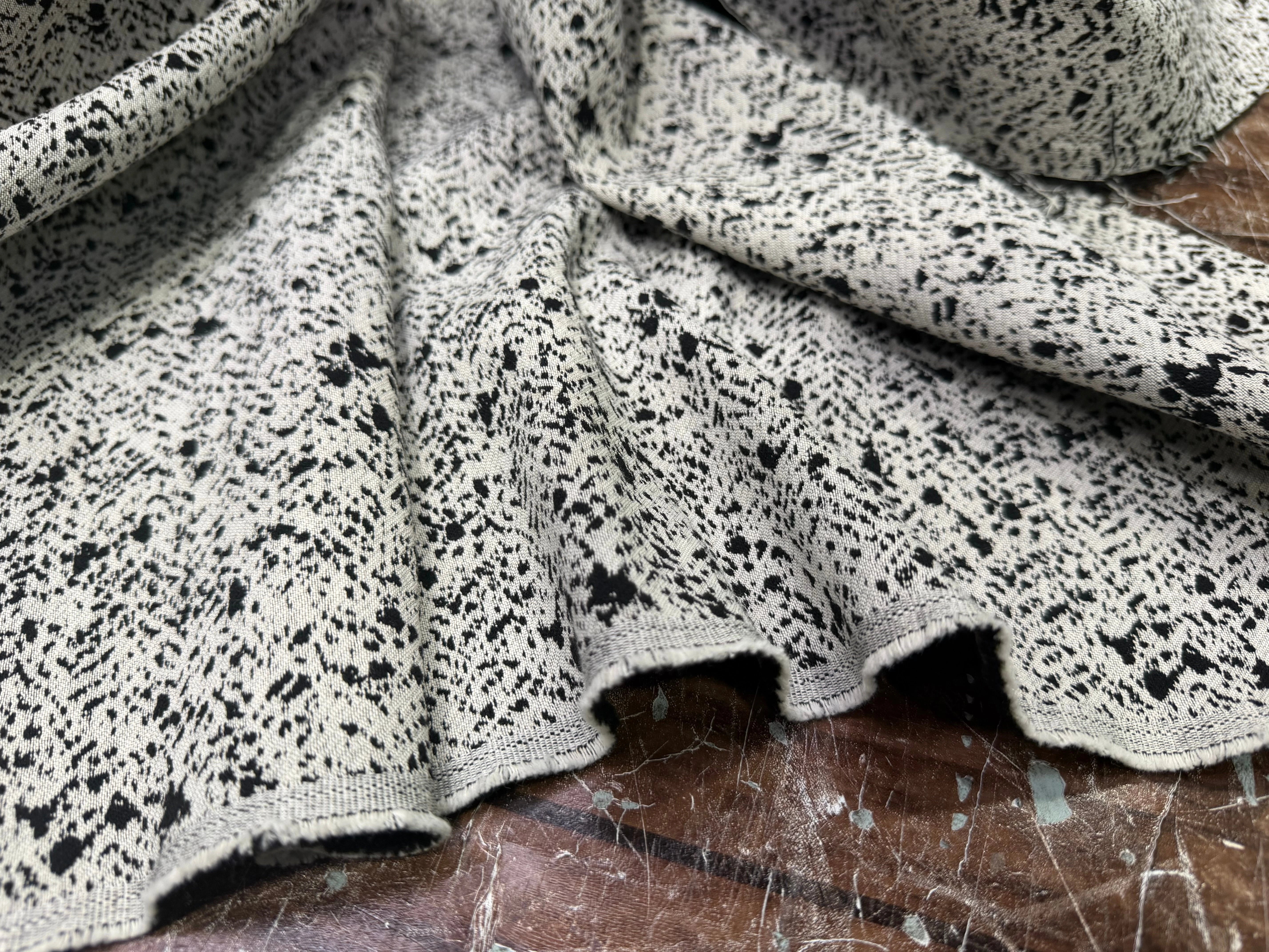JACQUARD DE LAINE DOUBLE FACE MOUCHETÉ NOIR ET ÉCRU - My Little Coupon