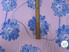 JACQUARD LISSE MOTIFS FLORAUX BLEUS FOND VIEUX ROSE - My Little Coupon