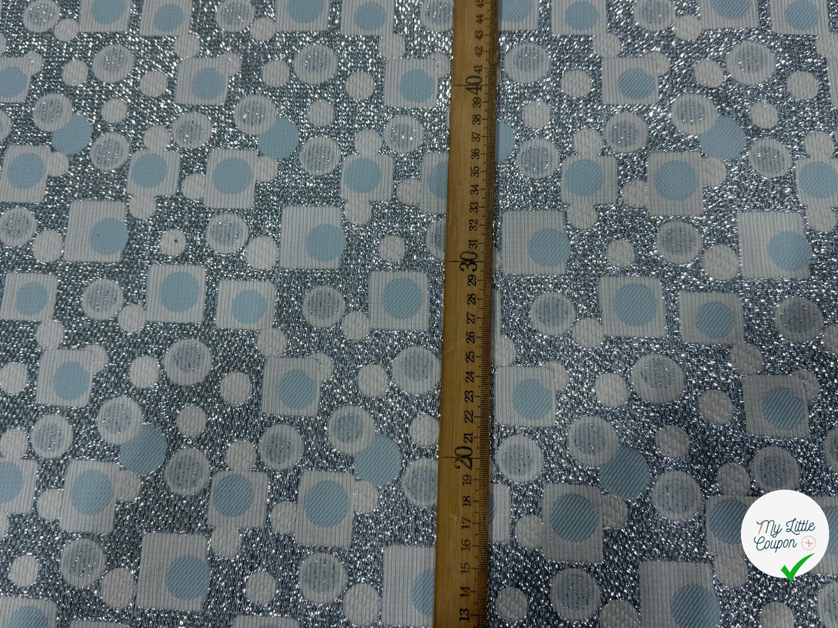 JACQUARD MÉTALLISÉ MOTIFS CIRCULAIRES ET GÉOMÉTRIQUES ARGENT FOND BLEU CIEL VERT D'EAU - My Little Coupon