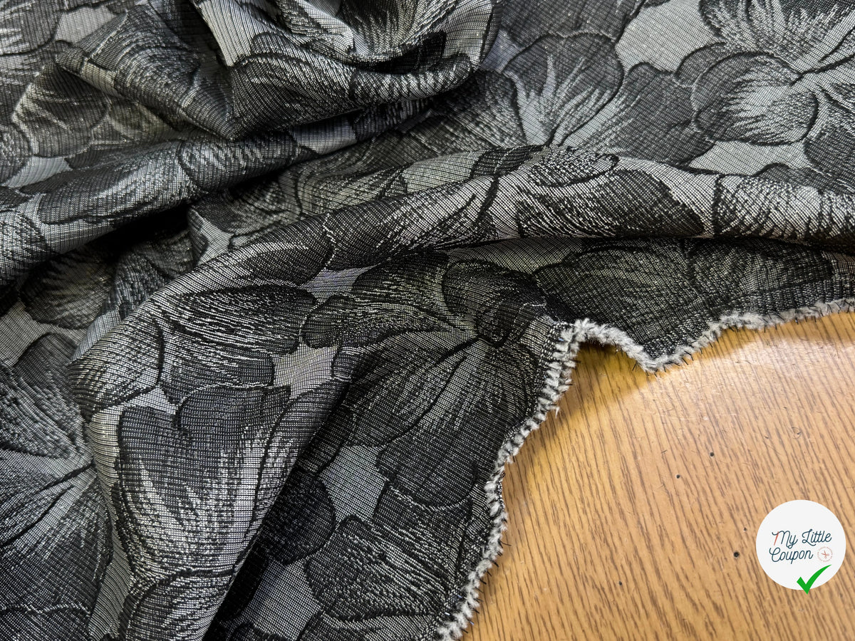 JACQUARD MOTIFS FLORAUX FOND GRIS ACIER - My Little Coupon