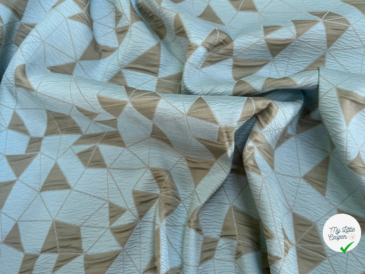 JACQUARD POLYVISCOSE CLOQUÉ MOTIFS GÉOMÉTRIQUES BLANC CASSÉ ET BLEU CIEL VERT D'EAU - My Little Coupon
