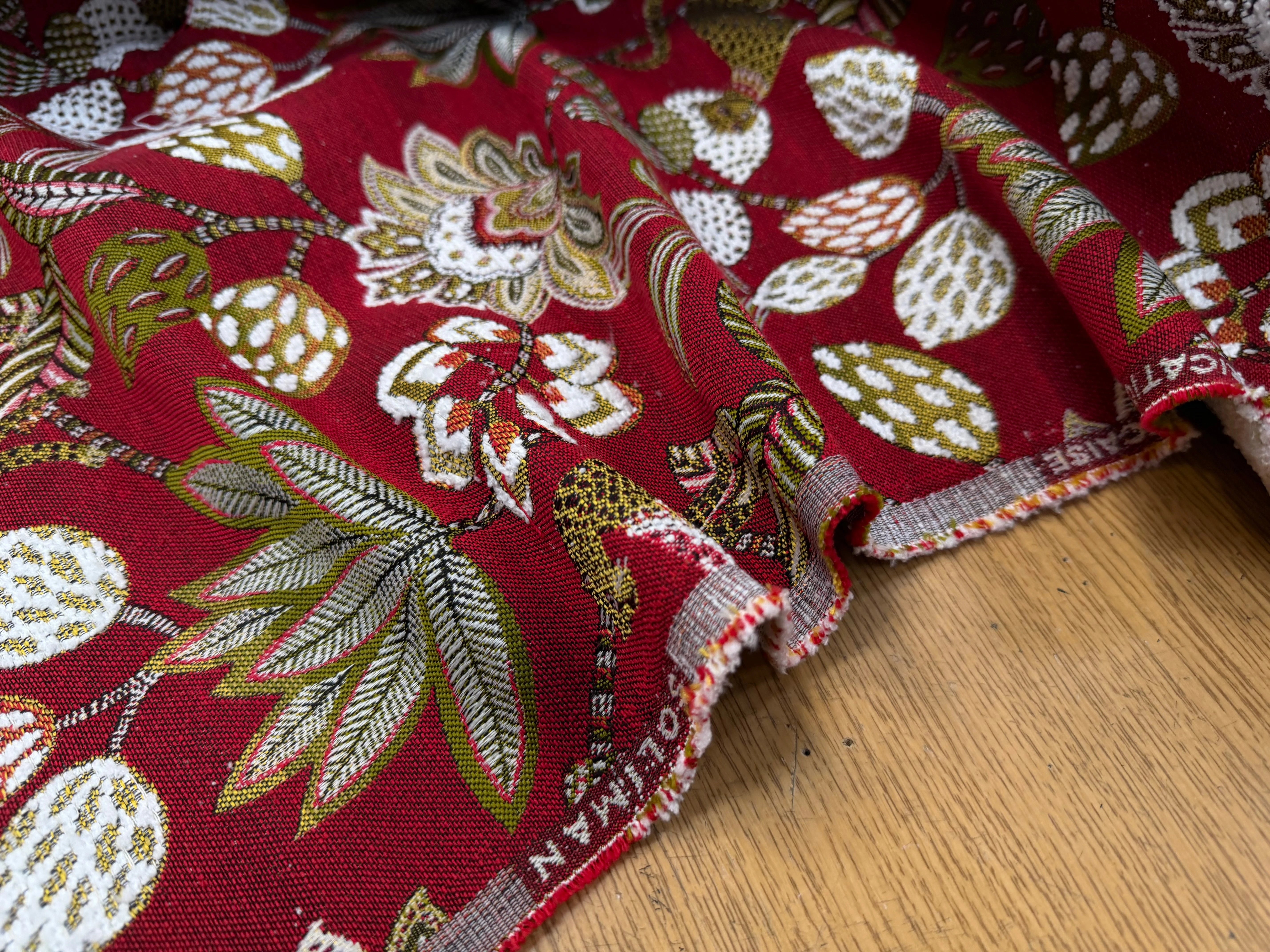 JACQUARD SOLIMAN ALLOVER ROUGE 140 CM - My Little Coupon