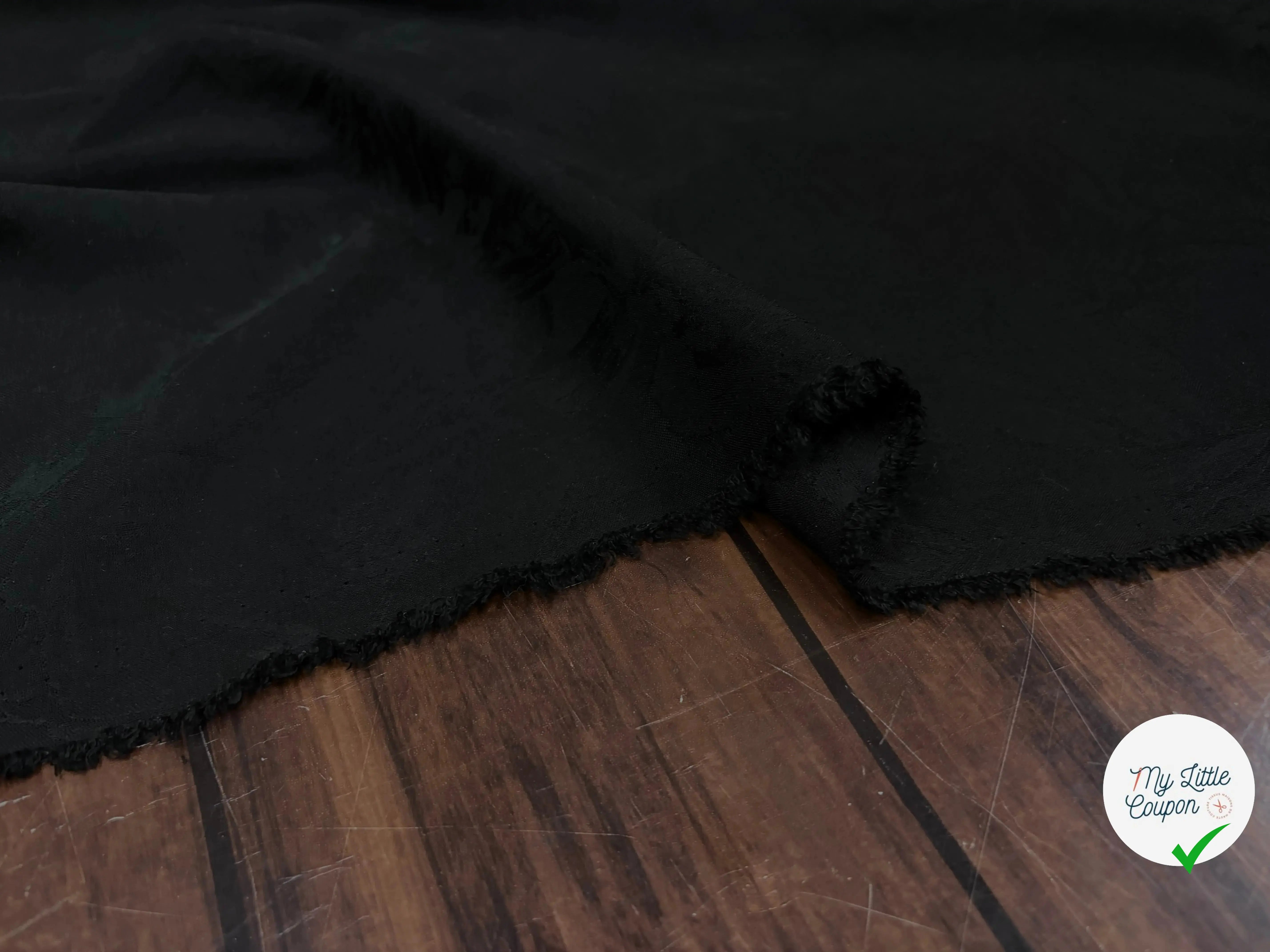 JACQUARD VISCOSE NOIR MOTIFS FABRICATION PRATO - My Little Coupon