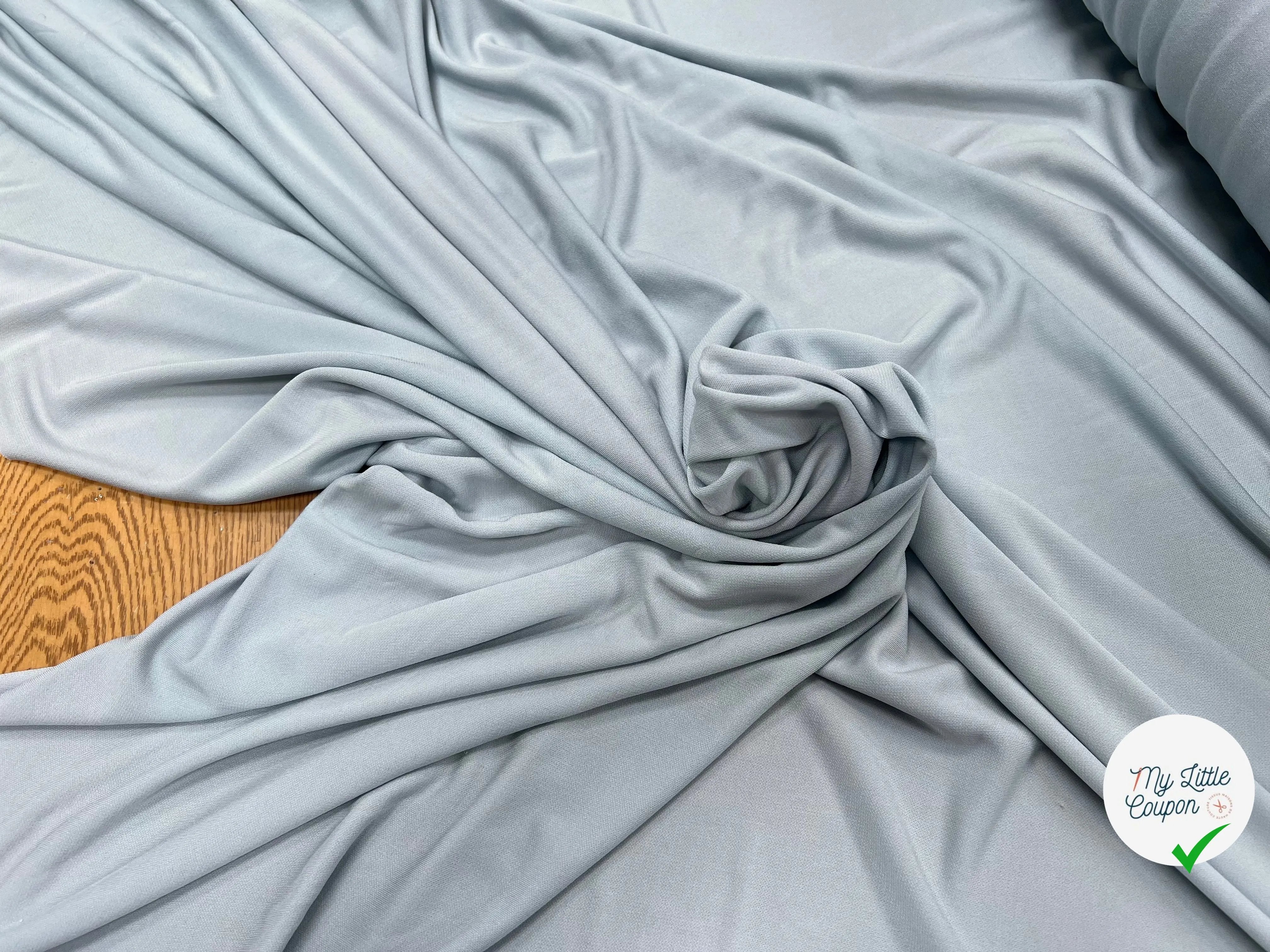 JERSEY ASPECT CRÊPE VISCOSE FROIDE 8% EA BLEU BÉBÉ - My Little Coupon