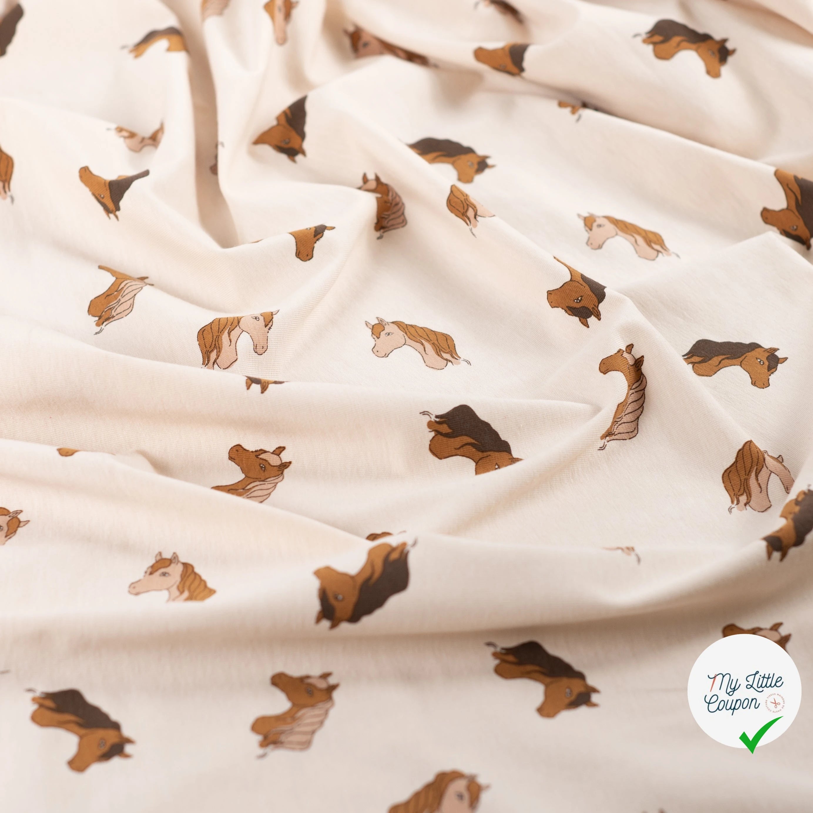 JERSEY DE COTON IMPRIMÉ TETE DE CHEVAUX FOND SABLE - My Little Coupon