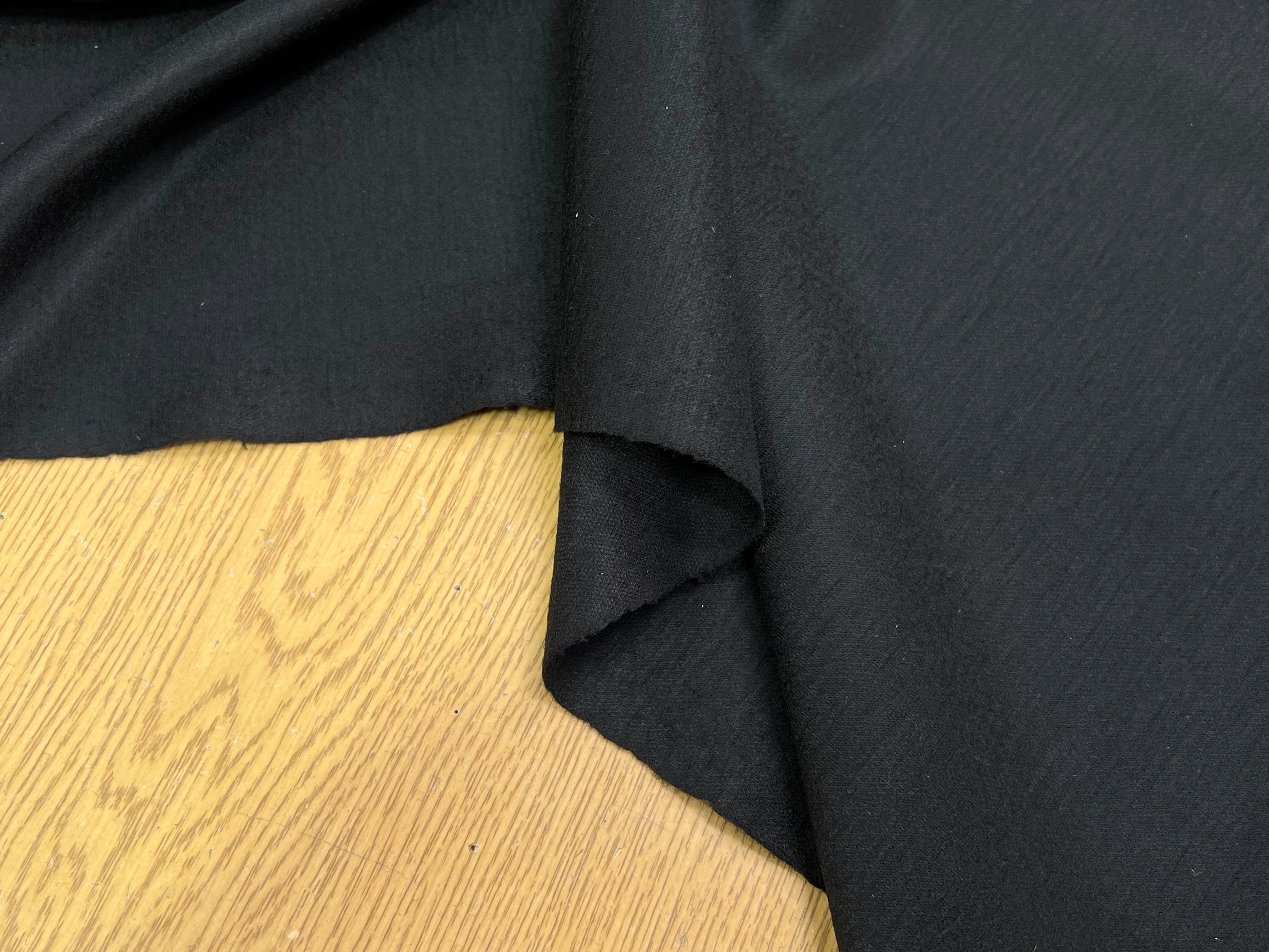 JERSEY MILANO DE LAINE GRATÉ ULTRA STRETCH NOIR 100% LAINE 145CM - My Little Coupon