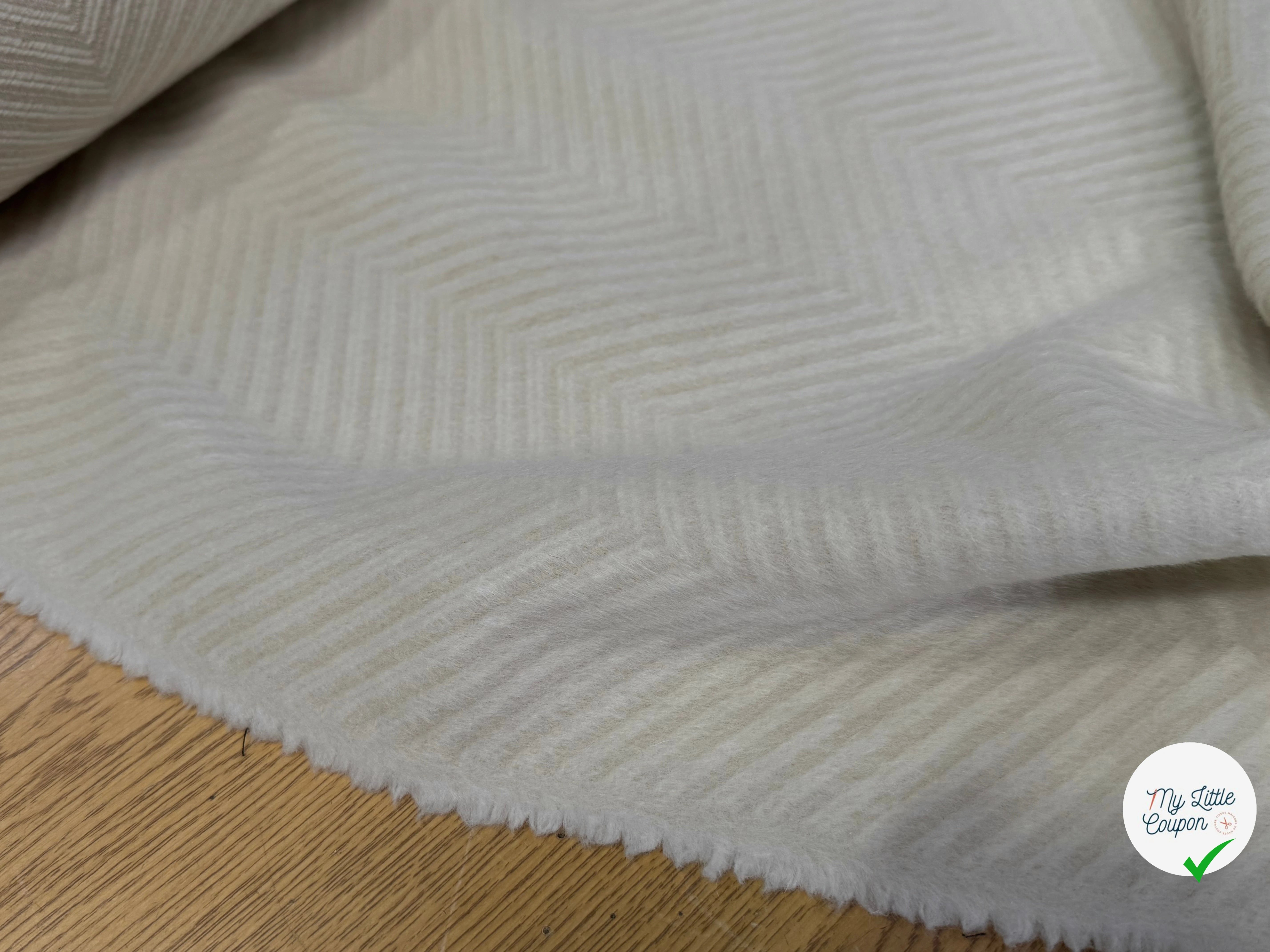 LAINAGE MANTEAU CHEVRON POILS COURT ULTRA DOUX ET BEAU BEIGE - My Little Coupon