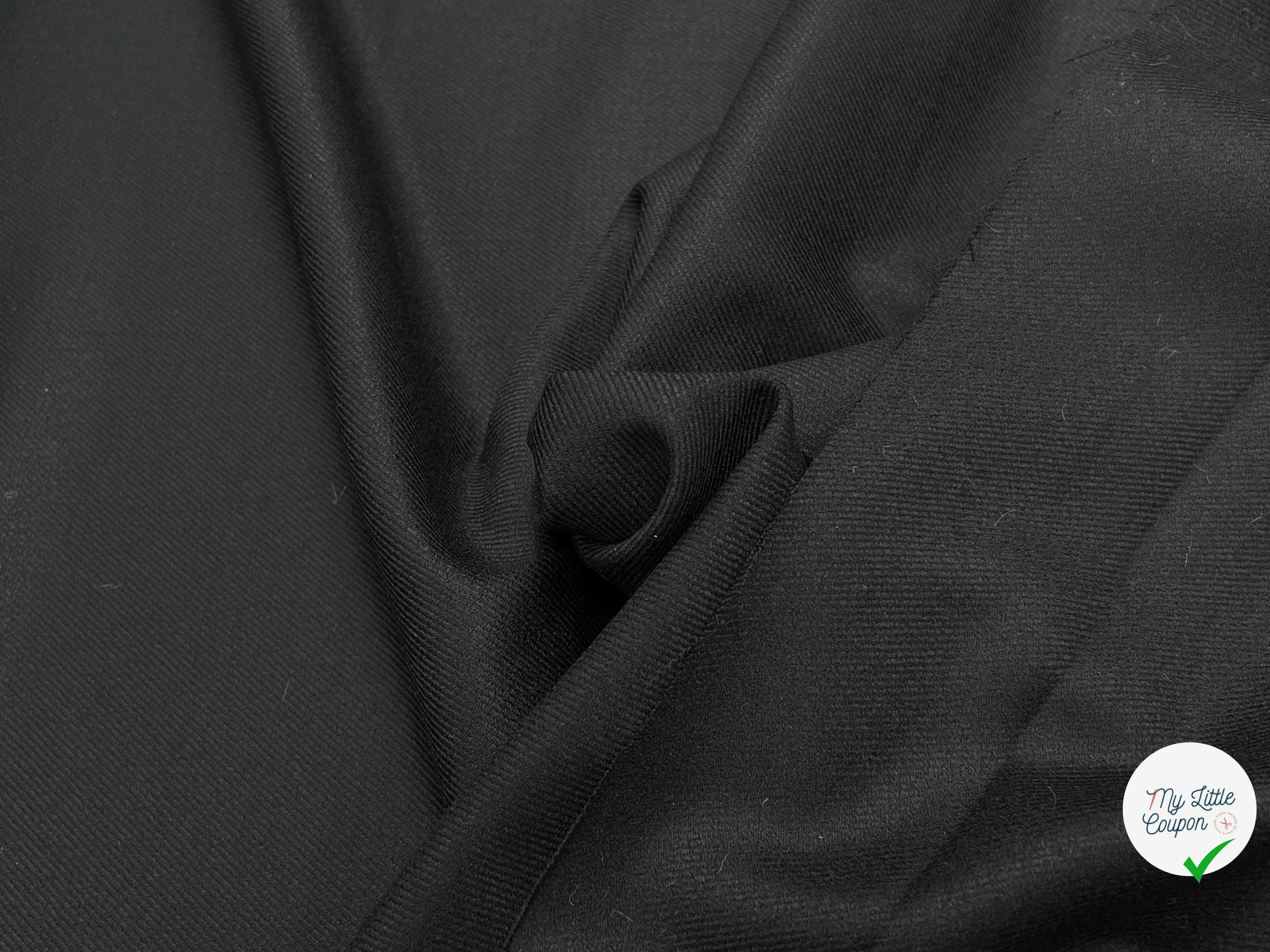 LAINAGE SERGÉ STRETCH LOURD ET FLUIDE SUBLIME NOIR 98% LAINE - My Little Coupon