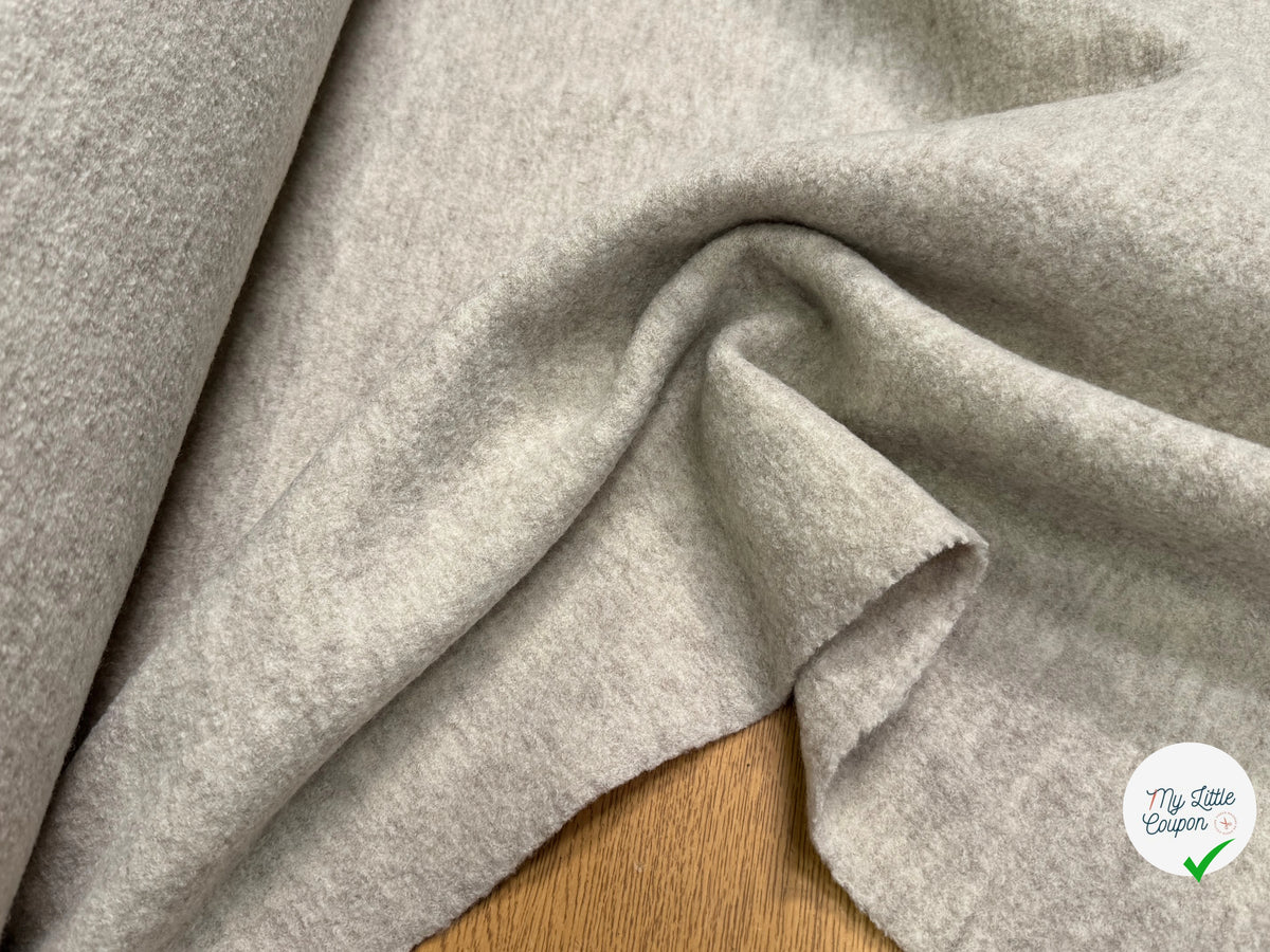 Tissu laine bouillie haute couture écru - vue de la matière