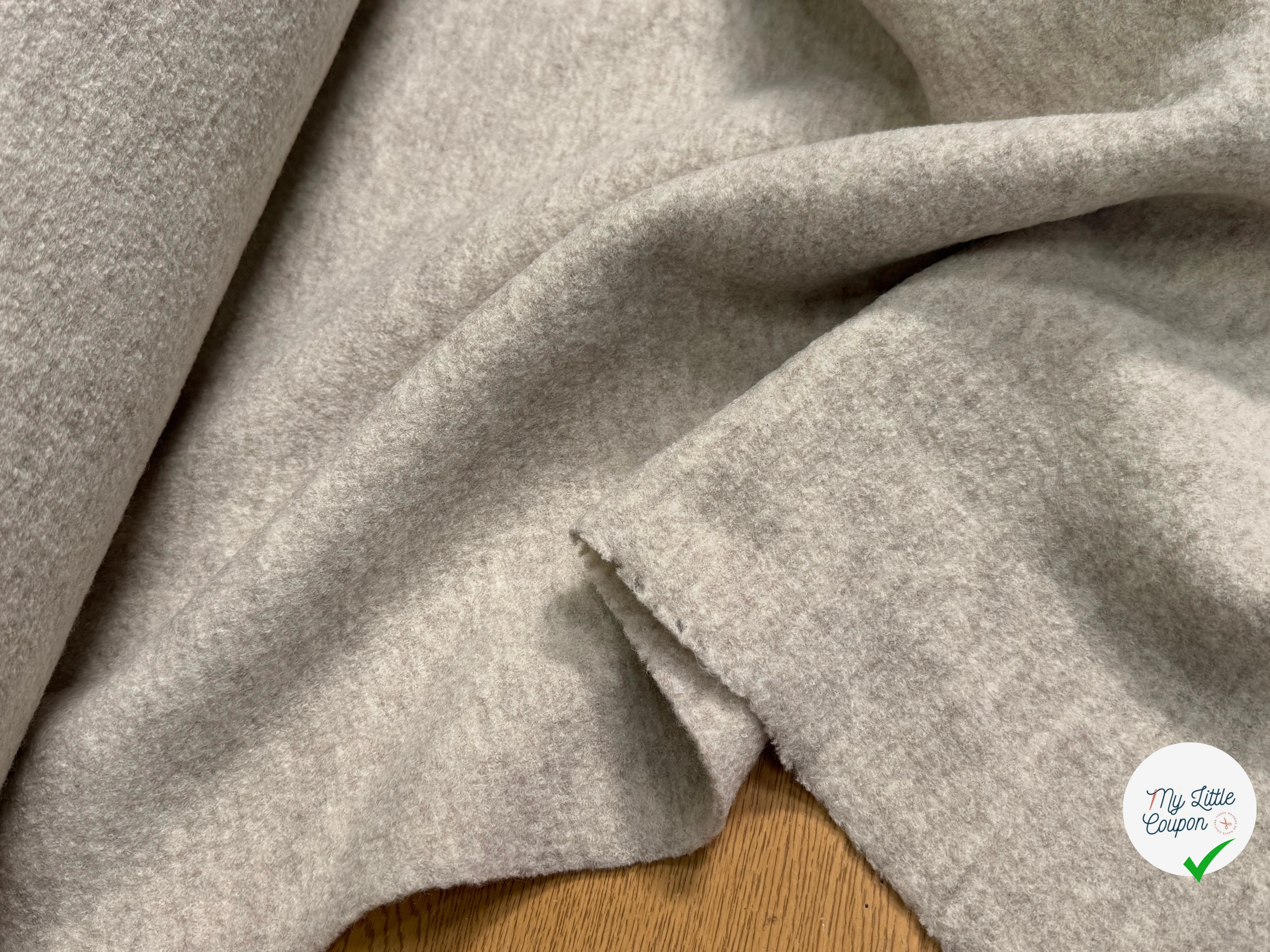 Tissu laine bouillie haute couture écru - détail du tissu