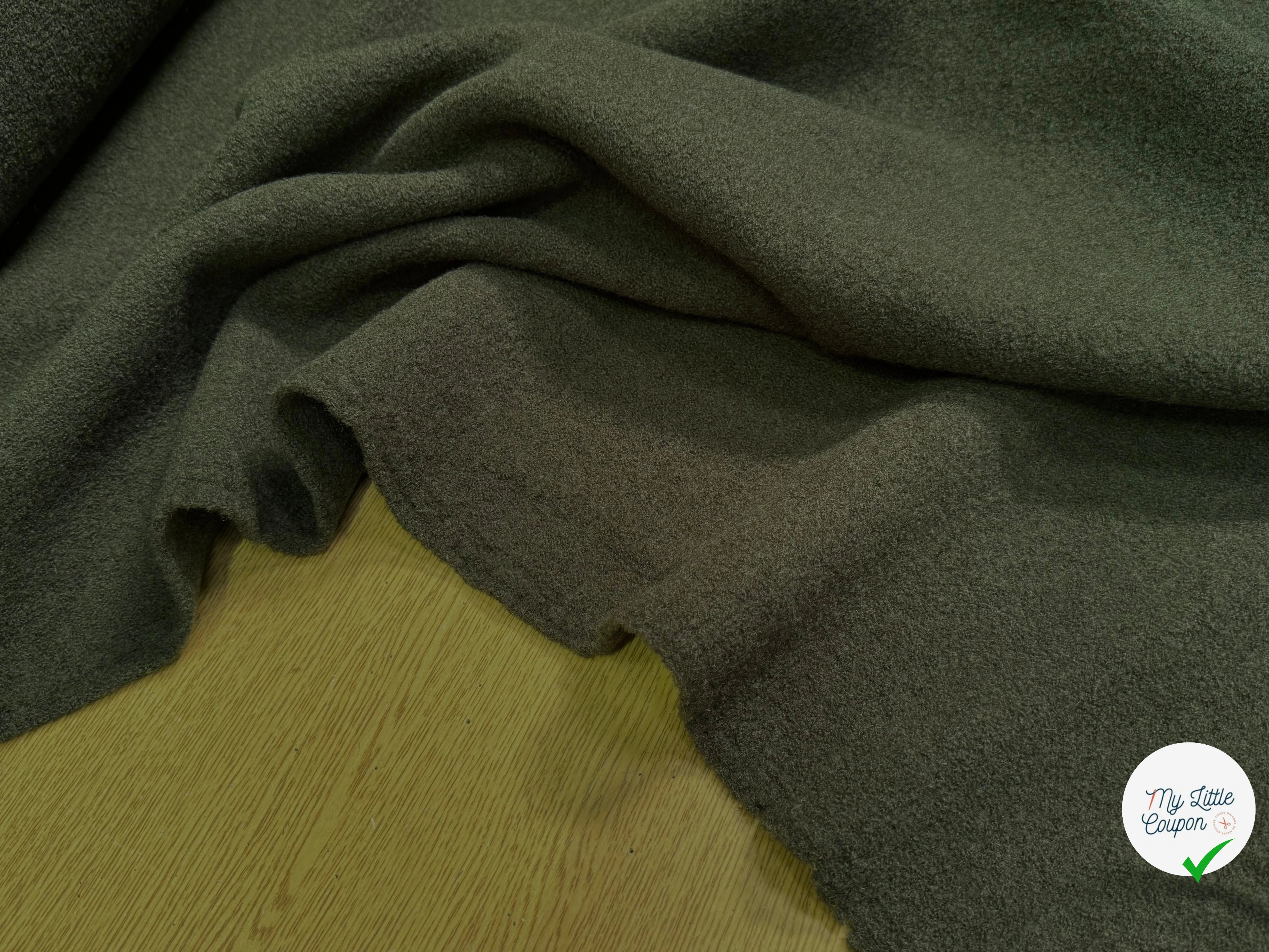 Tissu laine bouillie haute couture kaki - texture en gros plan
