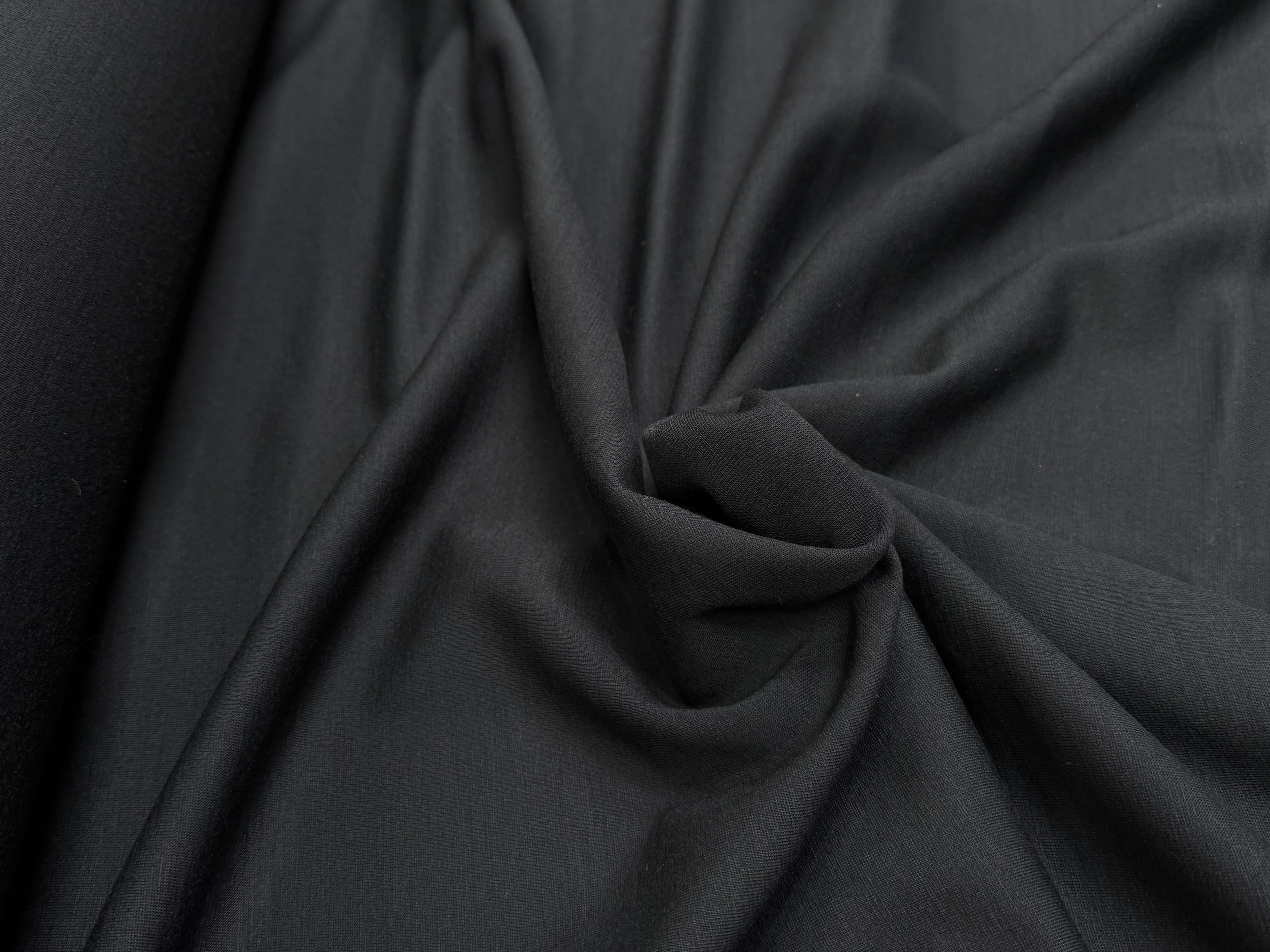 MAILLE DE LAINE LOURDE TRÈS BELLE TENUE NOIRE - My Little Coupon