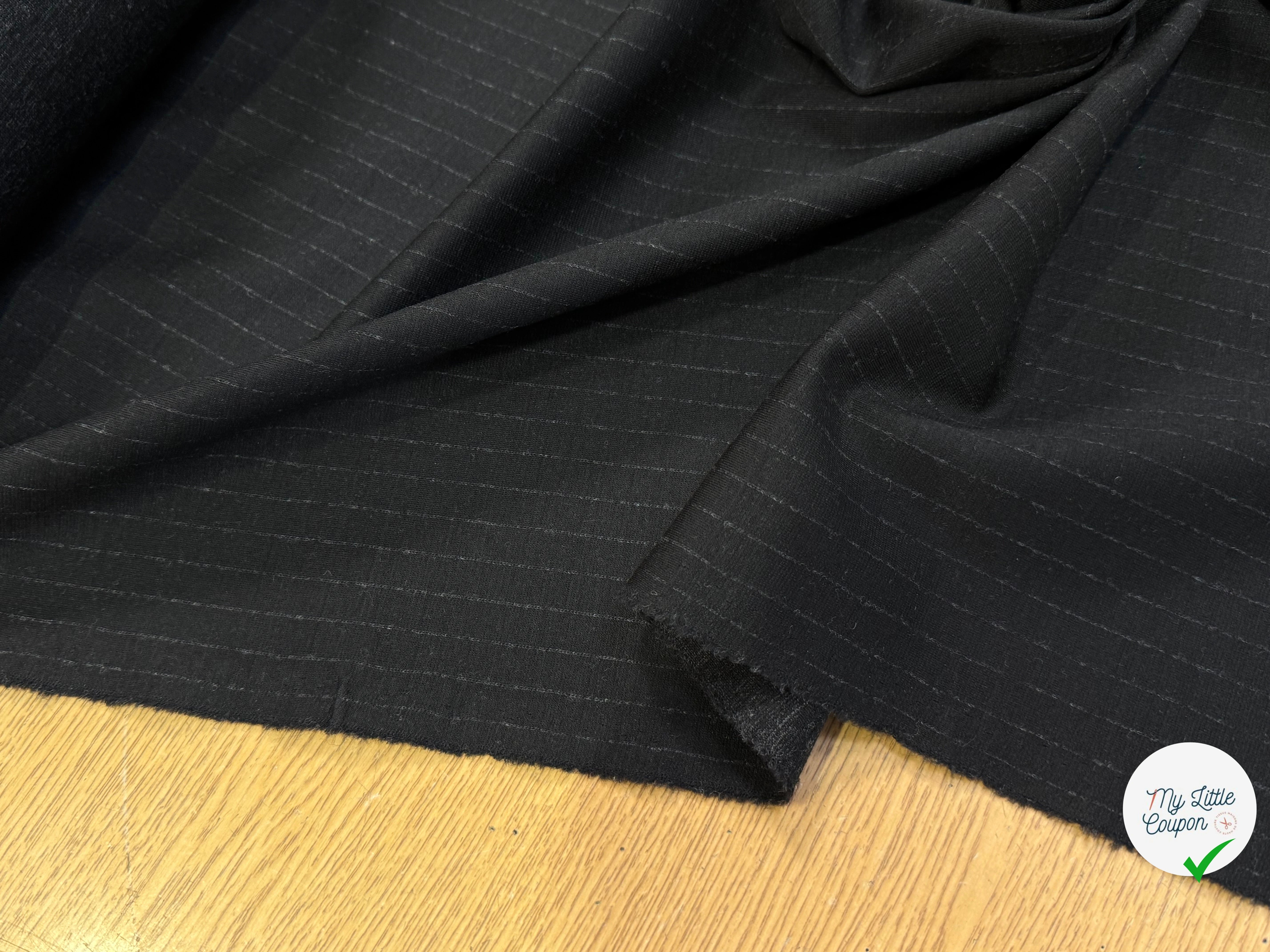 MAILLE DE LAINE ULTRA STRETCH NOIR RAYÉE BELLE TENUE - My Little Coupon