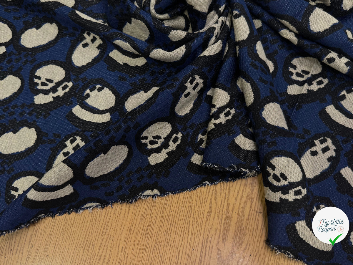MAILLE JACQUARD ESPRIT MILANO MOTIF ABSTRAIT ÉCRU FOND BLEU MARINE - My Little Coupon