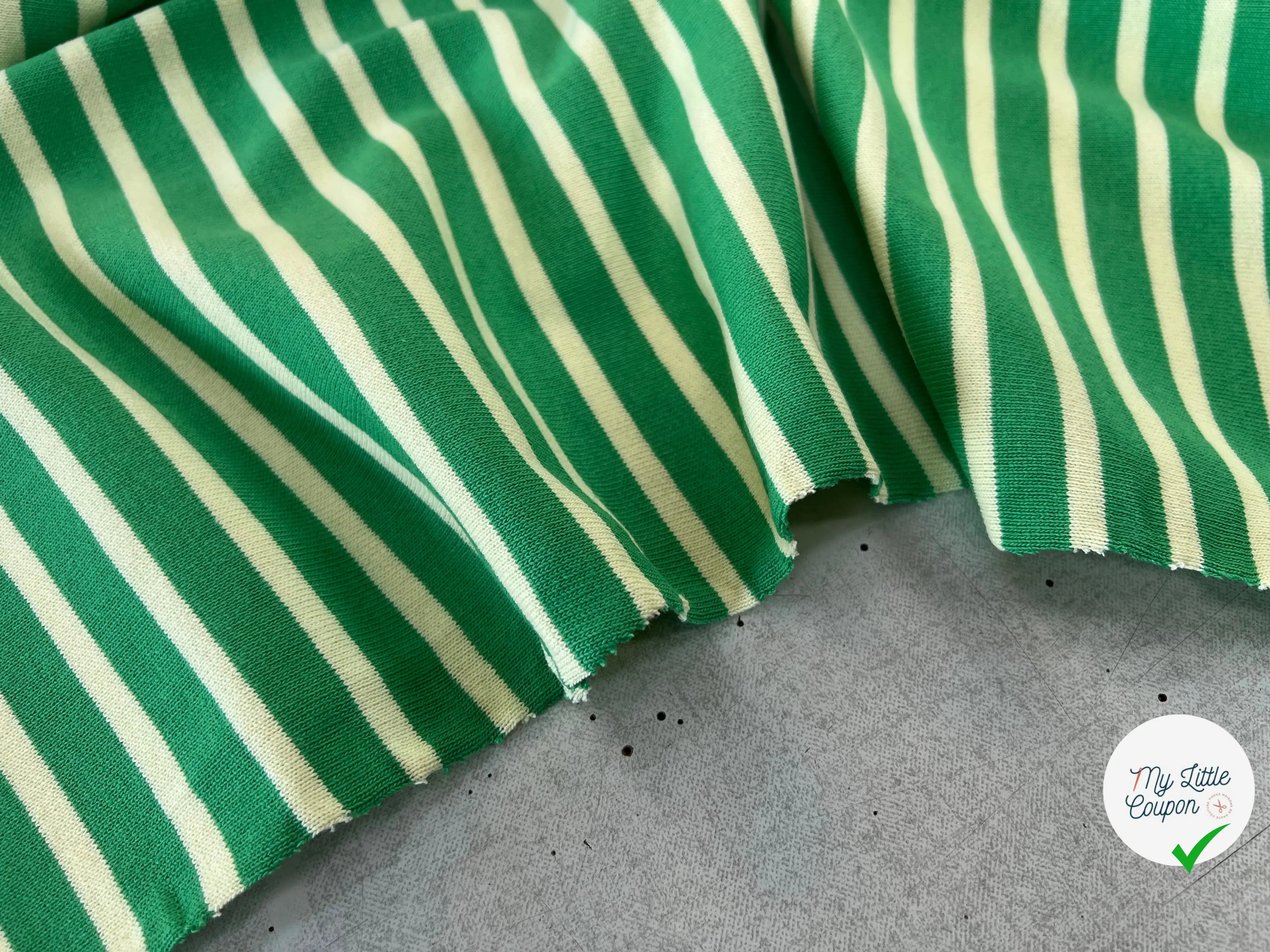 MAILLE LOURDE RAYURES CREME FOND VERT - My Little Coupon