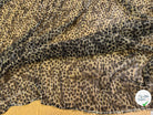 Tissu maille résille plissée léopard beige or - texture en gros plan