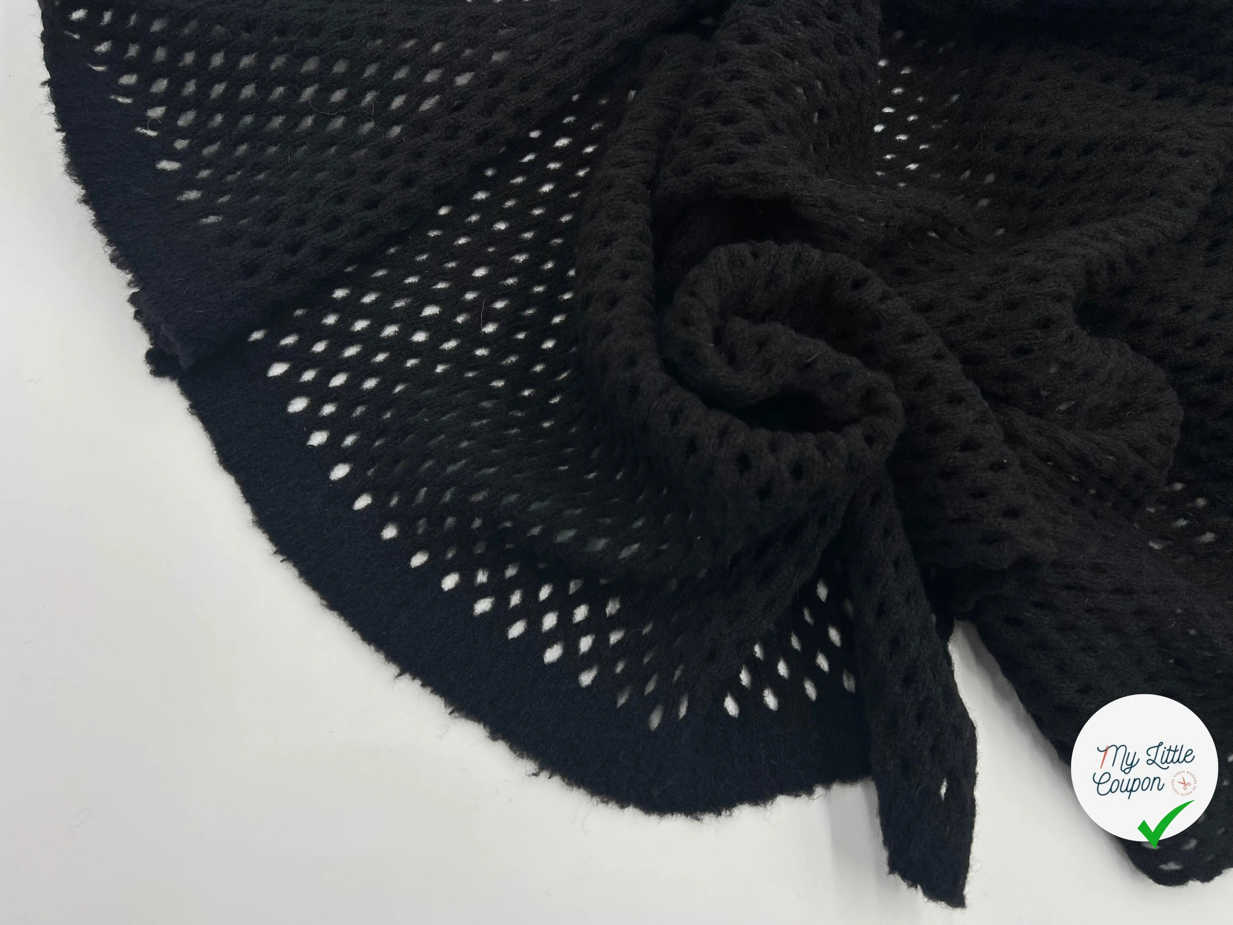 MAILLE TRICOTÉE AJOURÉE DE MOTIFS LOSANGES NOIR - coupon de tissu de 3 mètres - My Little Coupon - tissu - coudre